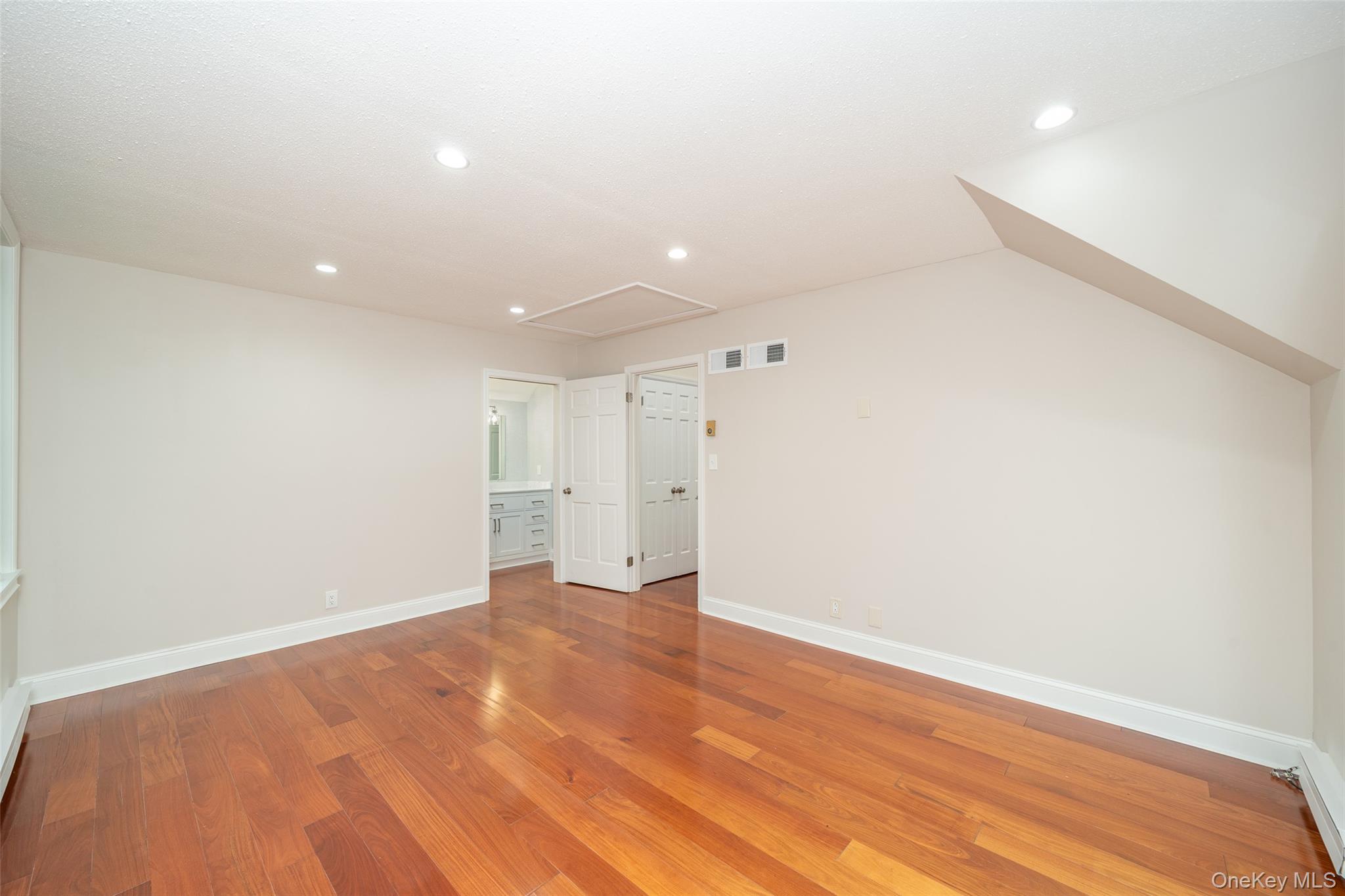 #16 photo, 5 Grove Mews, Chappaqua , NY 10514