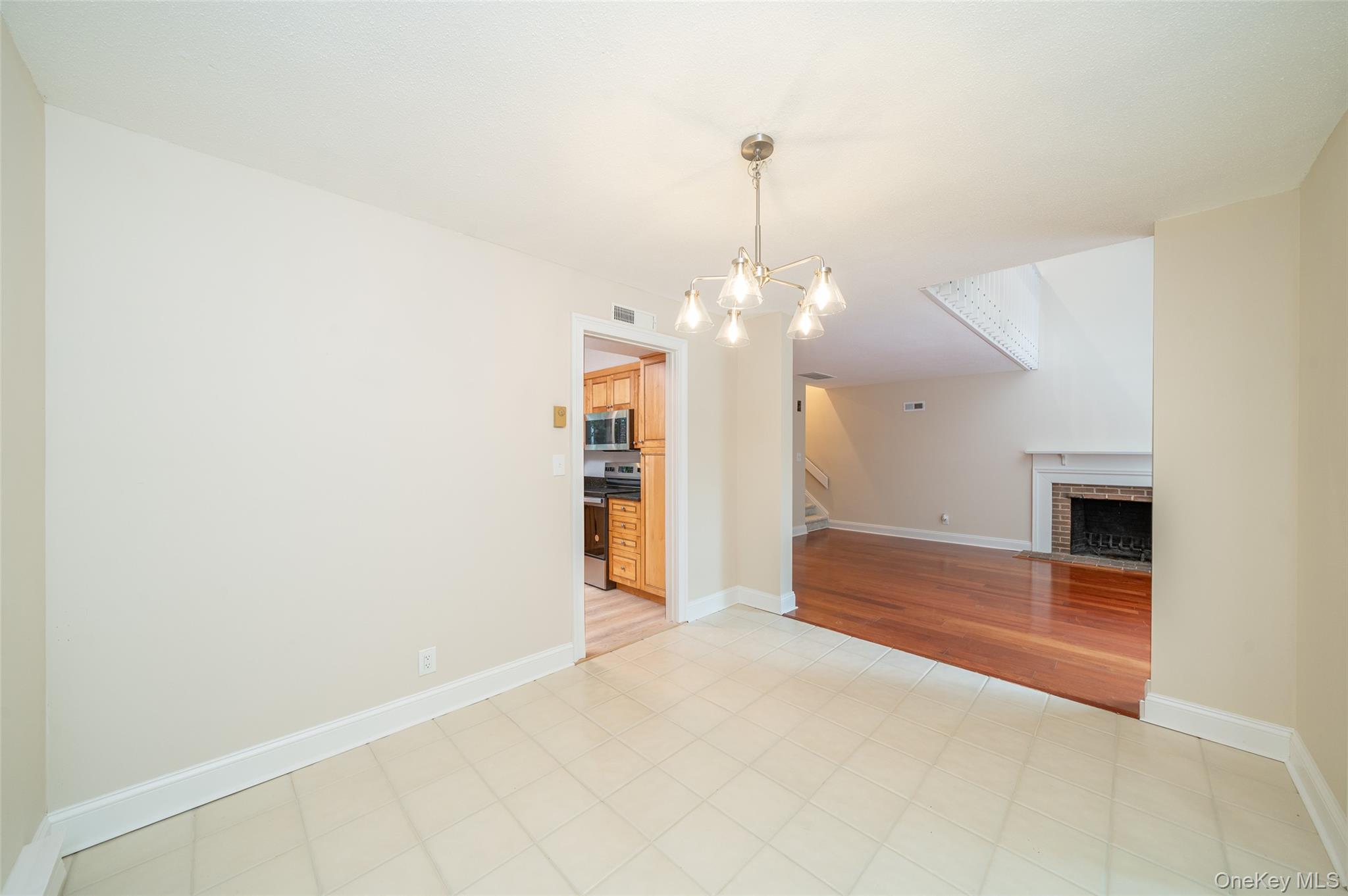 #9 photo, 5 Grove Mews, Chappaqua , NY 10514