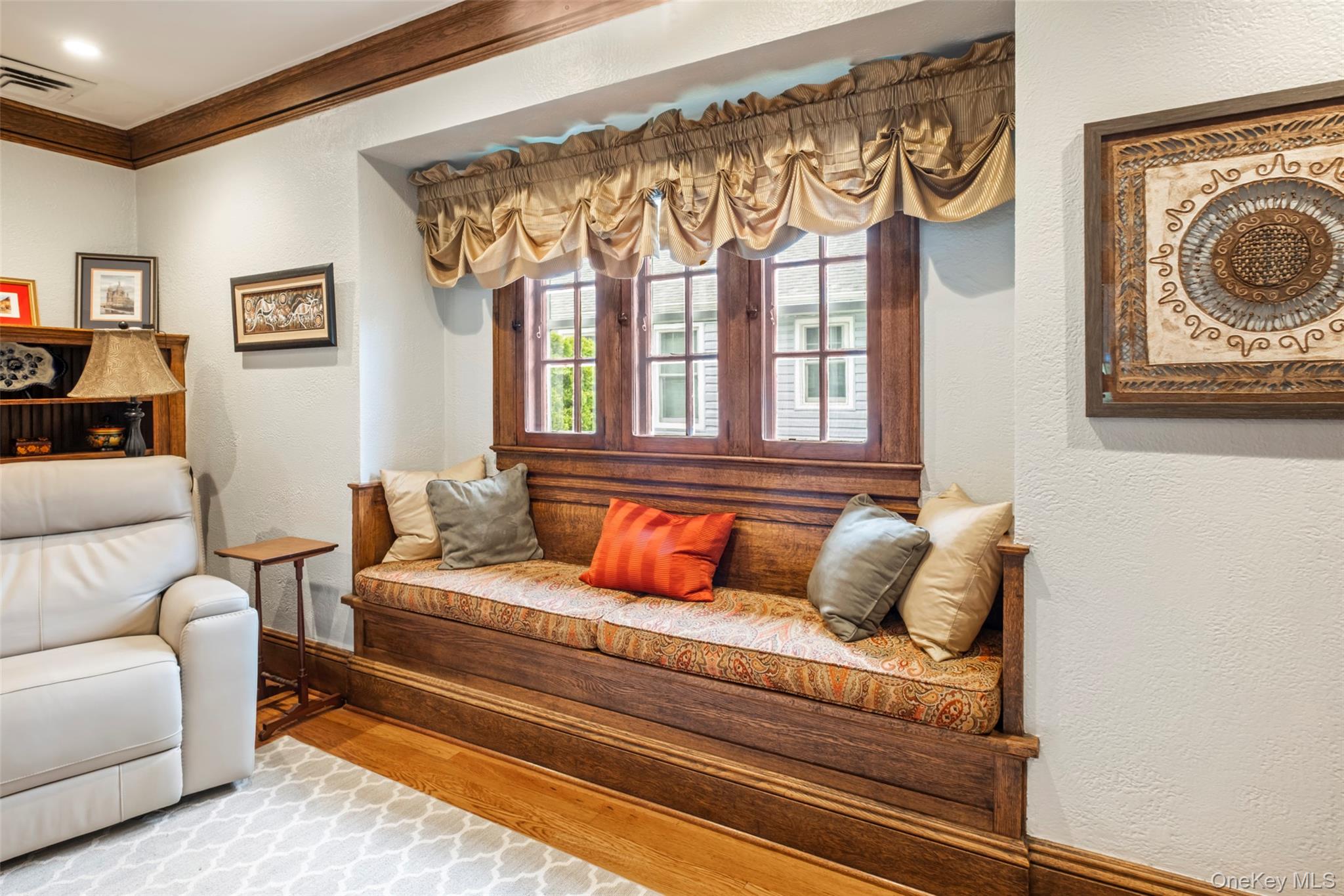 #12 photo, 19 Superior Road, 長島 花卉園 Bellerose Village , NY 11001