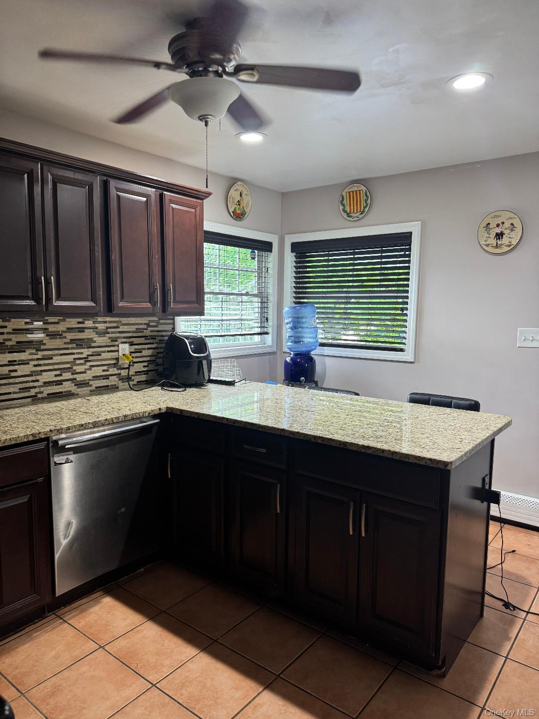 #4 photo, 36 Atlas Lane, ナッソー郡 Hicksville , NY 11801