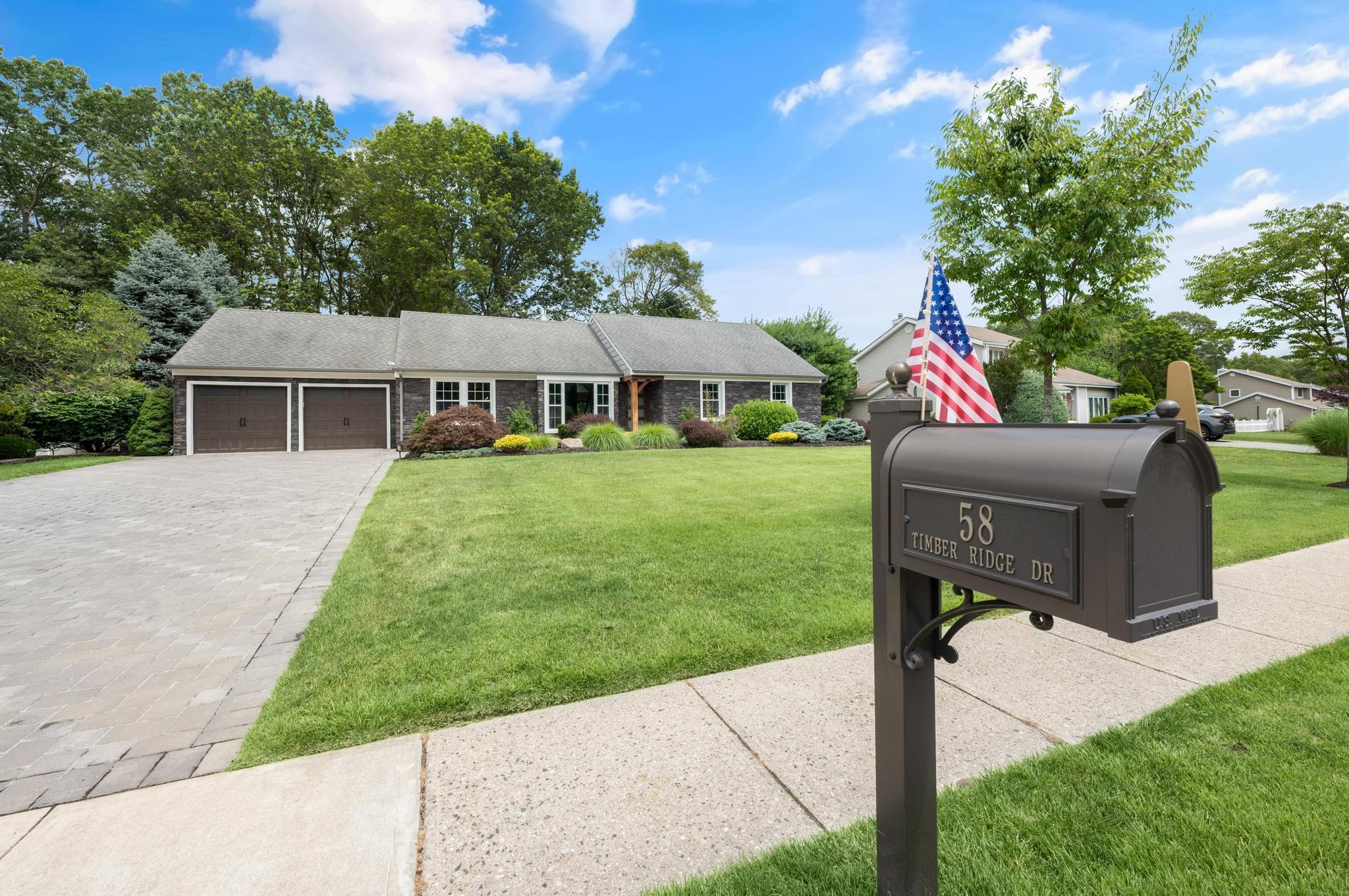 #1 photo, 58 Timber Ridge Drive, 東長島 康马克 Commack , NY 11725