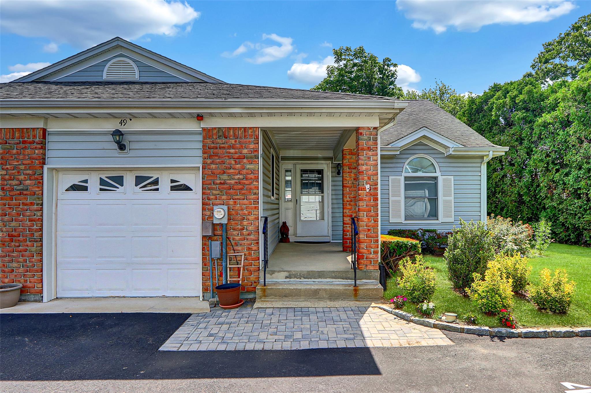 #1 photo, 49 Primrose Lane, North Babylon , NY 11703