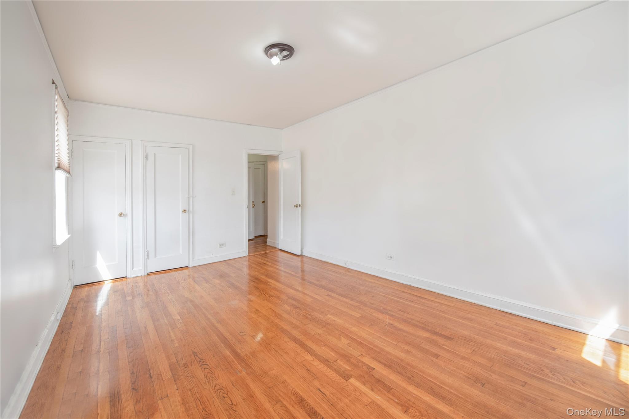 #11 photo, 4037 77th Street, クイーンズ区 Elmhurst , NY 11373