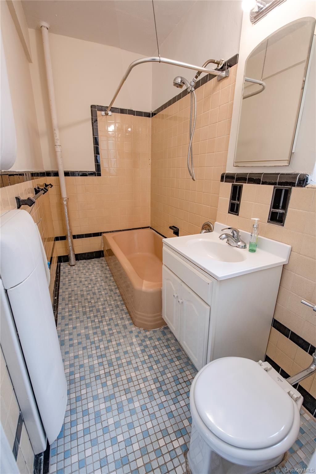 #13 photo, 4037 77th Street, クイーンズ区 Elmhurst , NY 11373