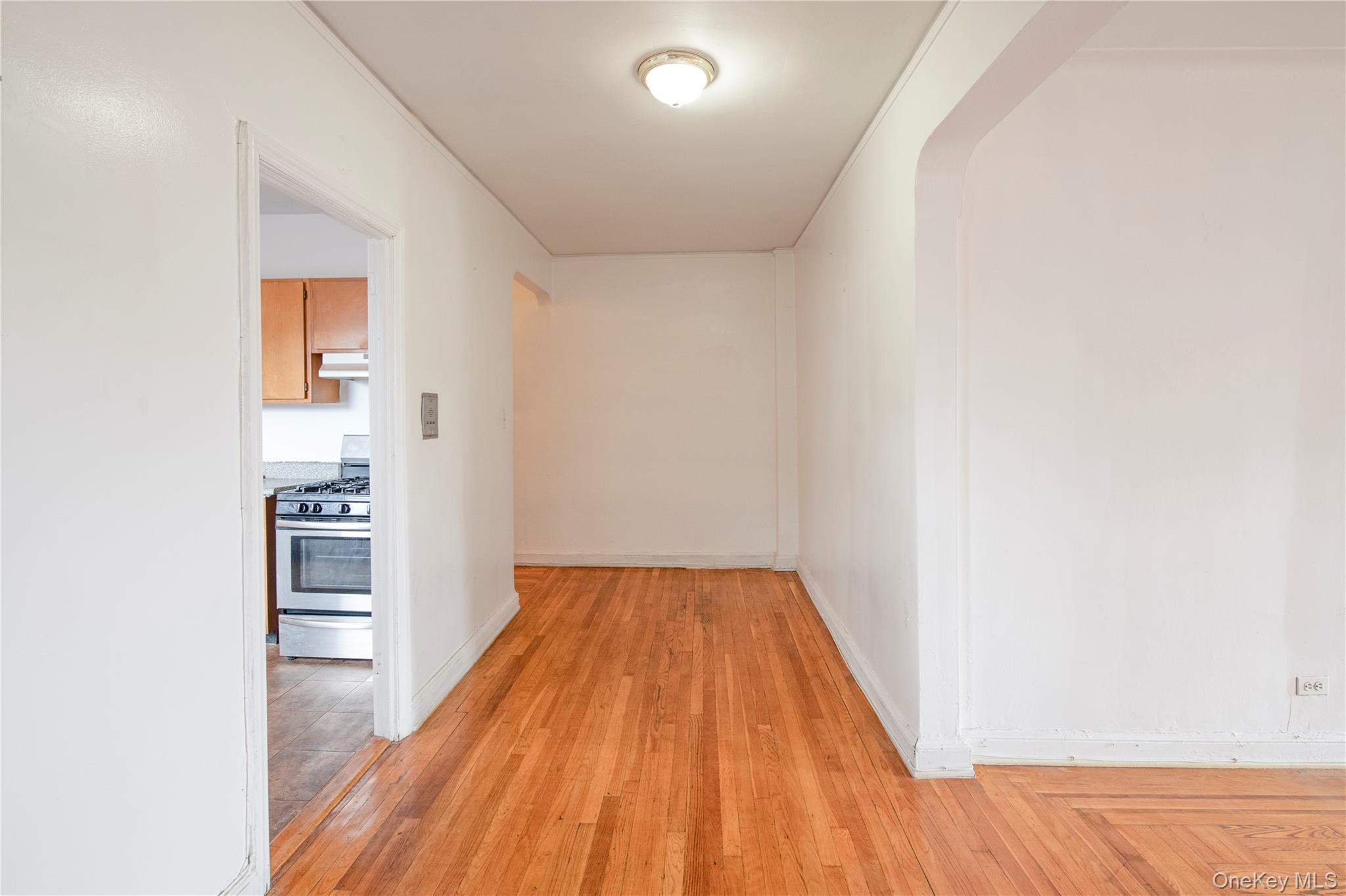 #6 photo, 4037 77th Street, クイーンズ区 Elmhurst , NY 11373