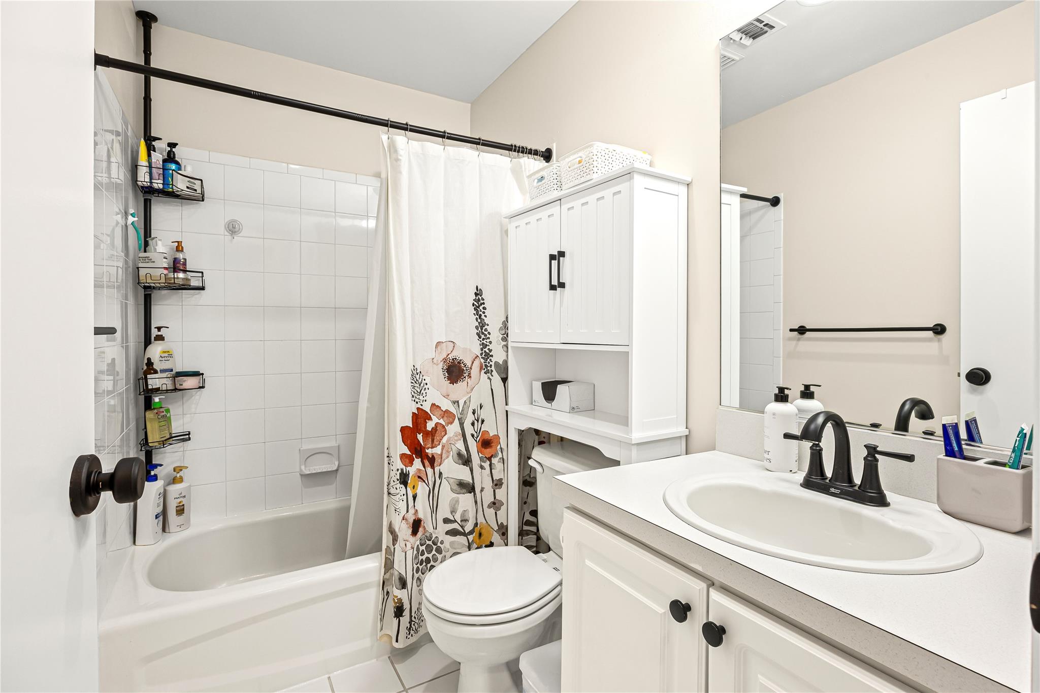 #10 photo, 12 Nicole Lane, سوفولك Coram , NY 11727