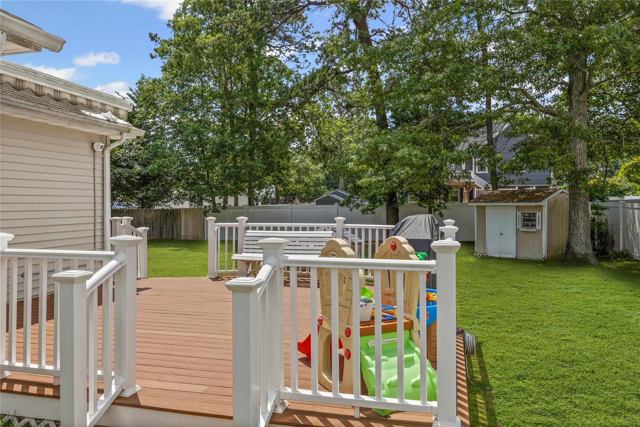 #16 photo, 12 Nicole Lane, سوفولك Coram , NY 11727