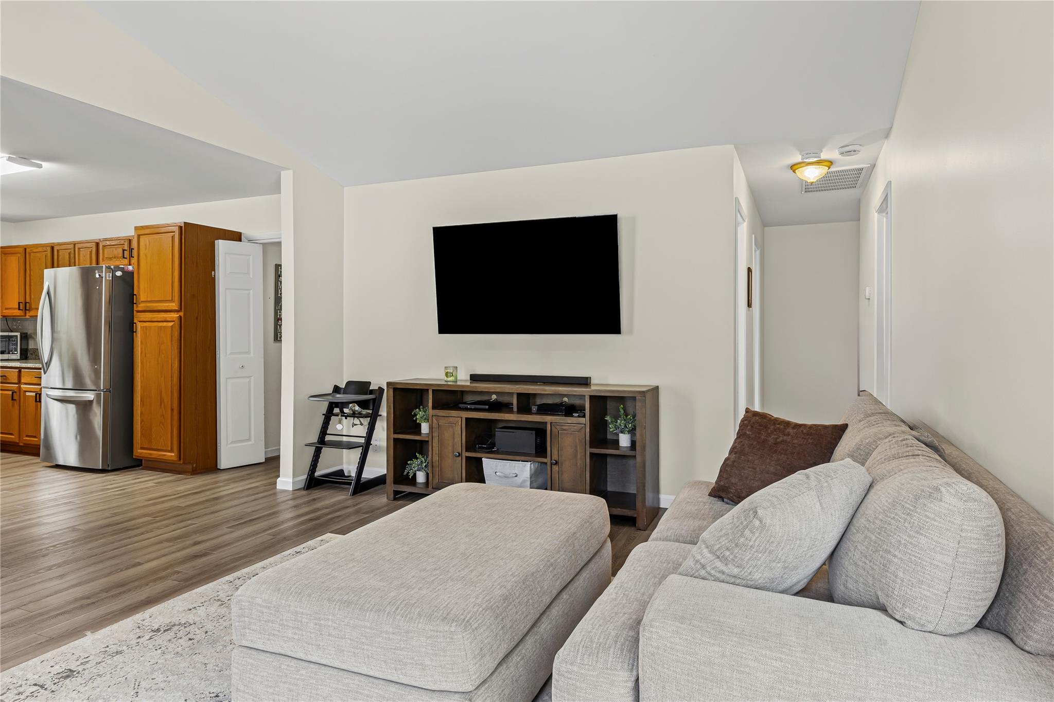 #5 photo, 12 Nicole Lane, سوفولك Coram , NY 11727