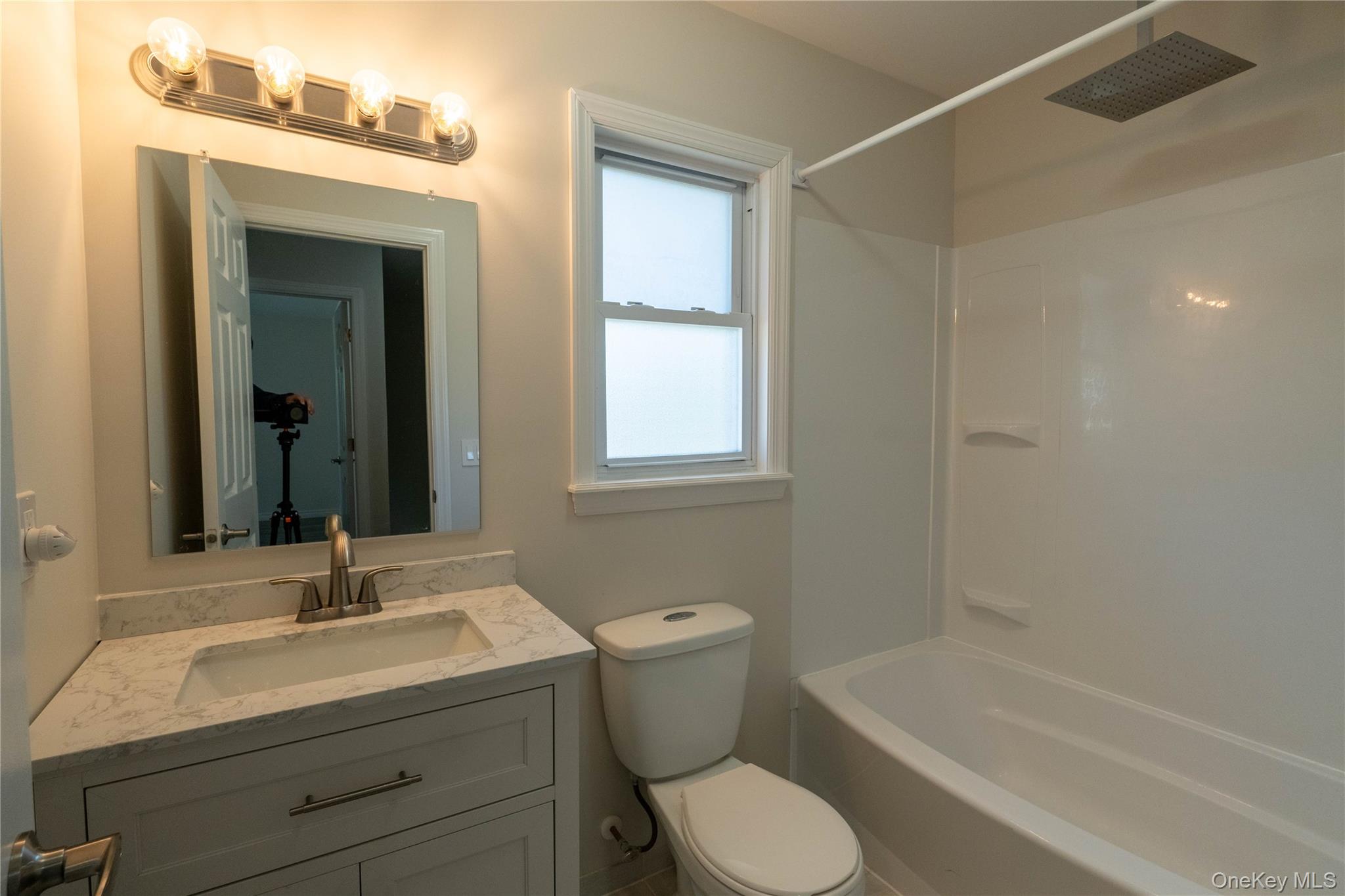 #15 photo, 37 Amsterdam Street, サフォーク郡 Huntington , NY 11743