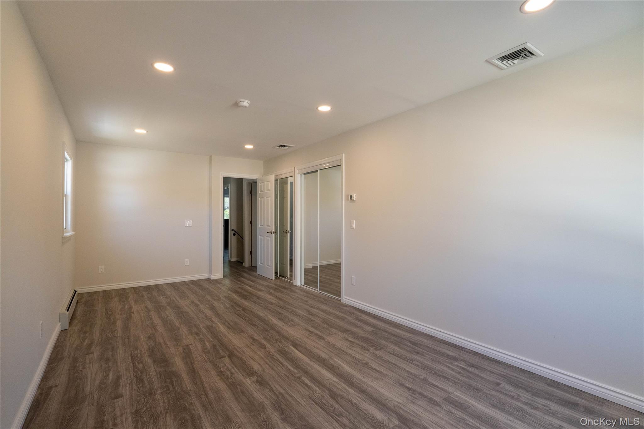 #16 photo, 37 Amsterdam Street, サフォーク郡 Huntington , NY 11743