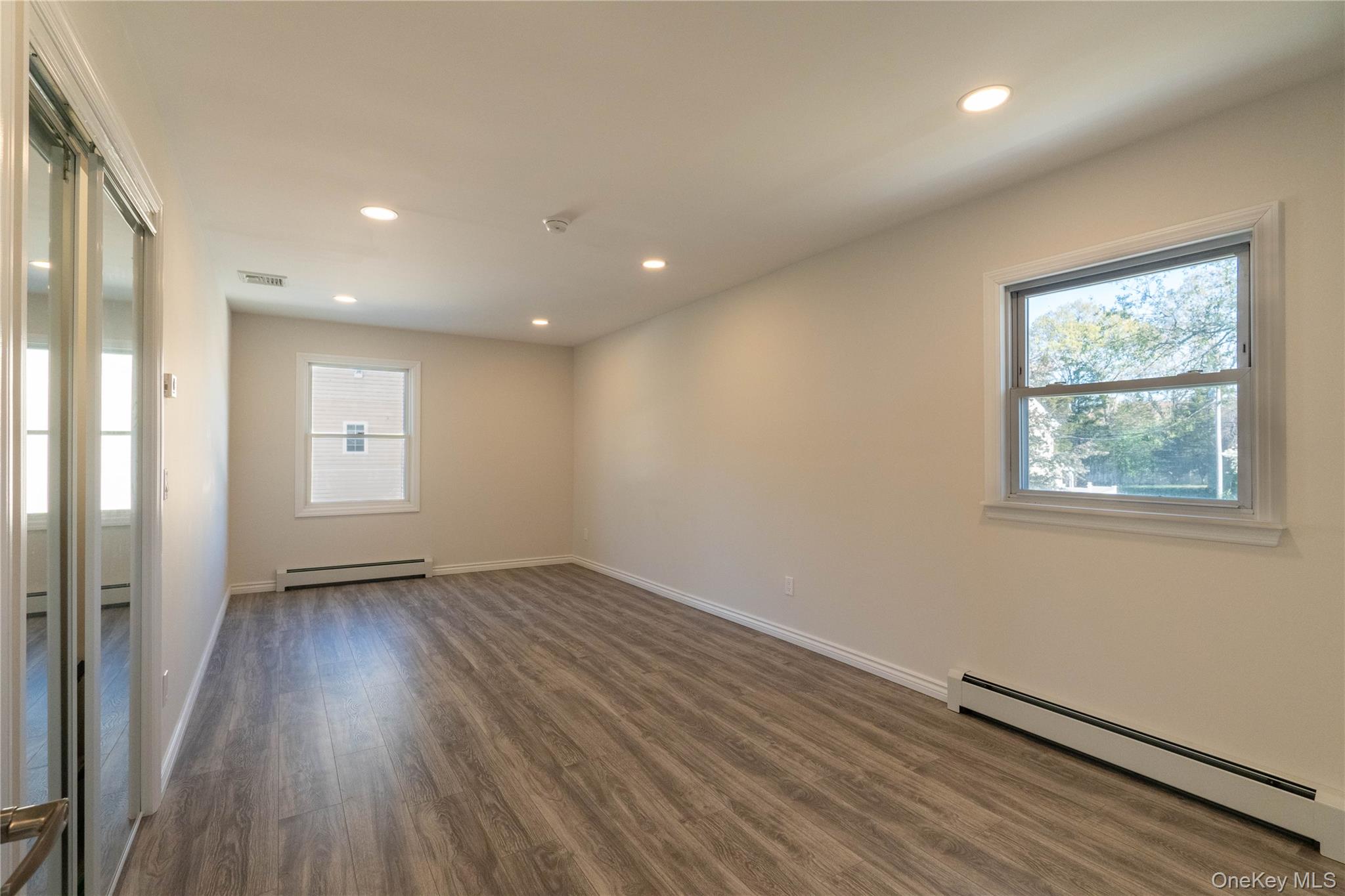 #17 photo, 37 Amsterdam Street, サフォーク郡 Huntington , NY 11743