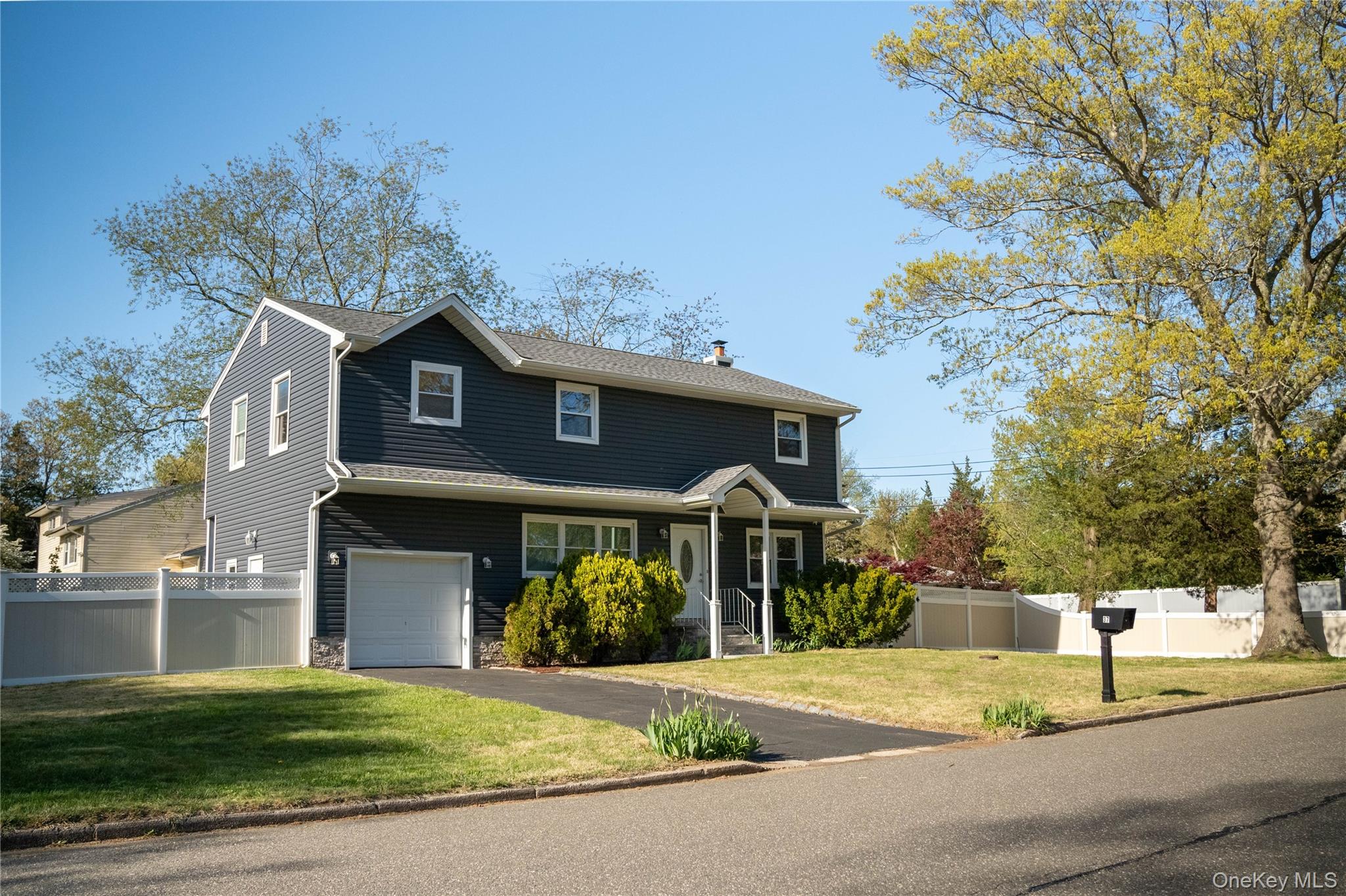 #3 photo, 37 Amsterdam Street, サフォーク郡 Huntington , NY 11743