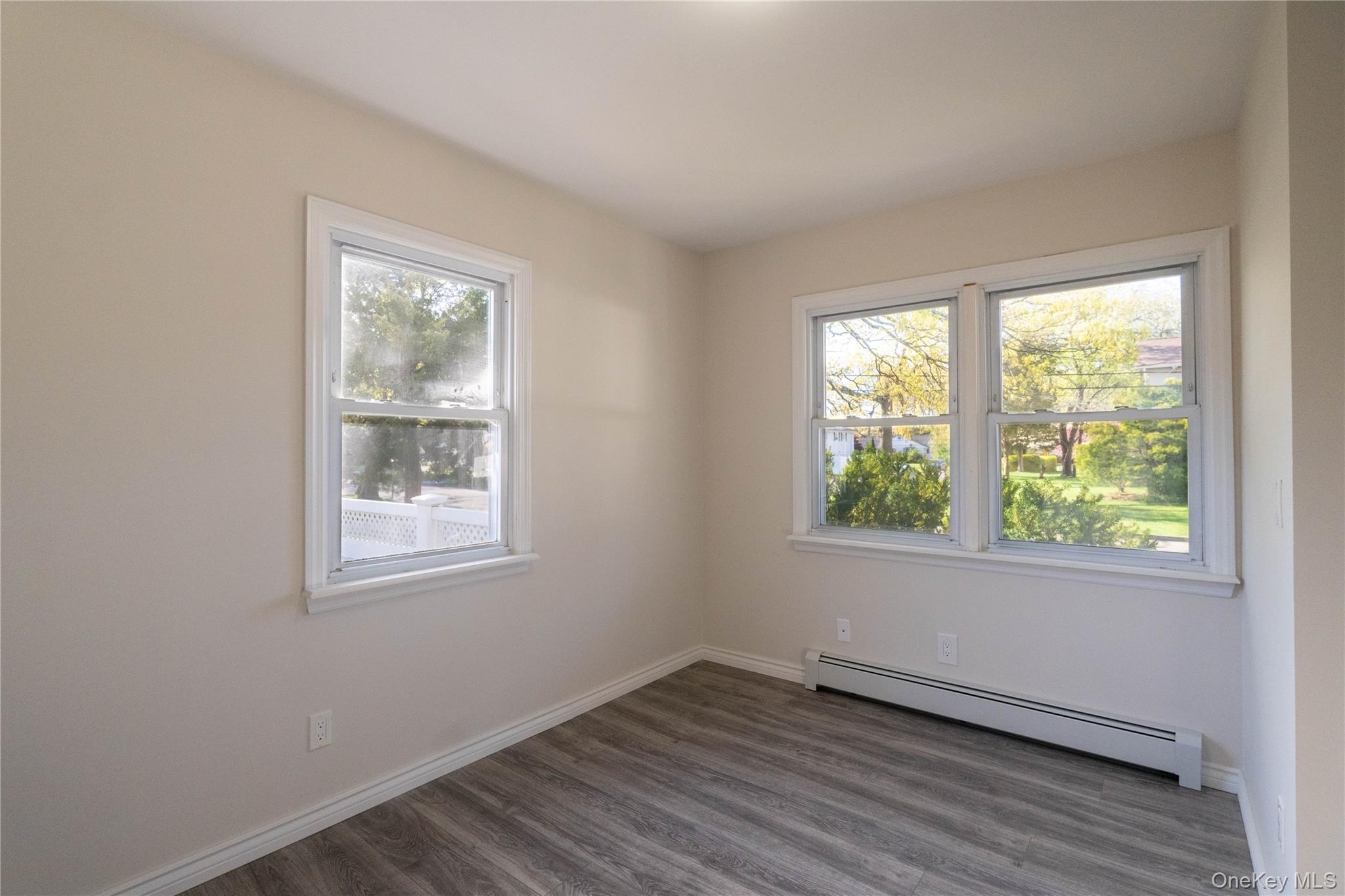 #8 photo, 37 Amsterdam Street, サフォーク郡 Huntington , NY 11743