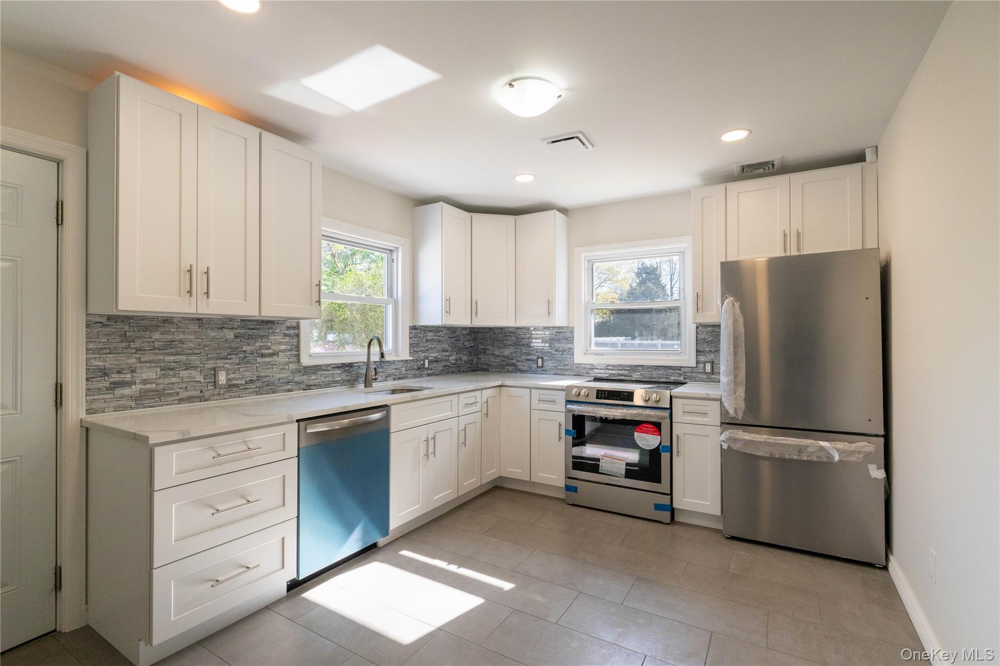 #9 photo, 37 Amsterdam Street, サフォーク郡 Huntington , NY 11743