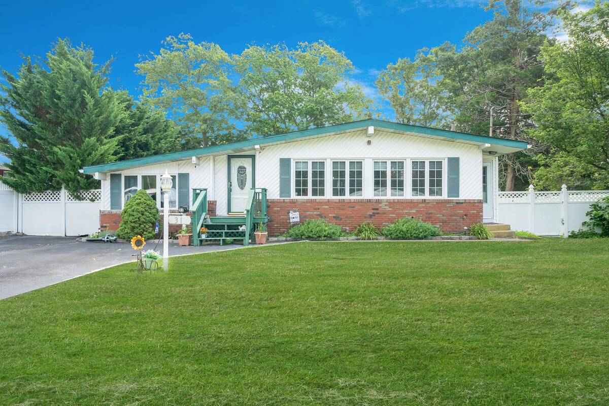#1 photo, 31 Kayron Drive, 東長島 Ronkonkoma , NY 11779