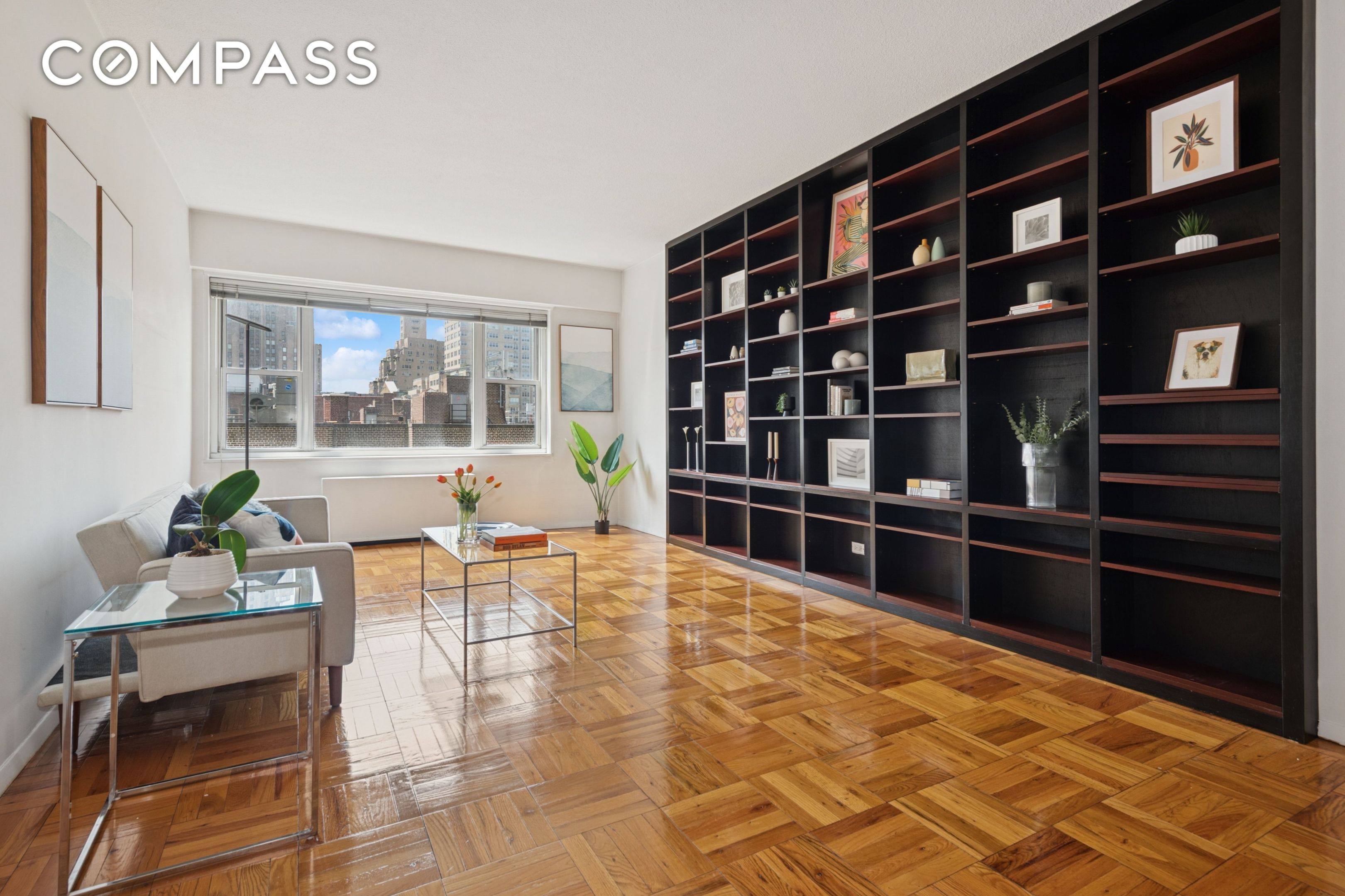 #1 photo, 60 E 8th Street, マンハッタン Greenwich Village , NY 10003