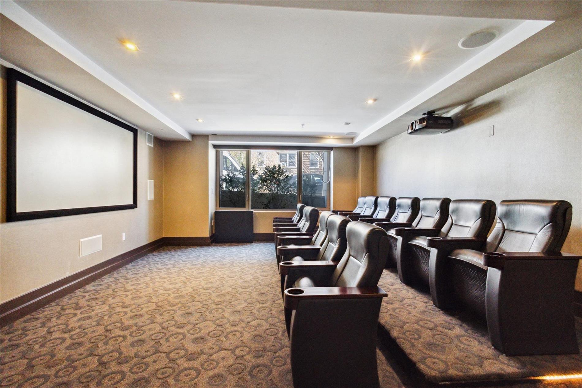 #16 photo, 64-05 Yellowstone Boulevard, クイーンズ区 Forest Hills , NY 11375