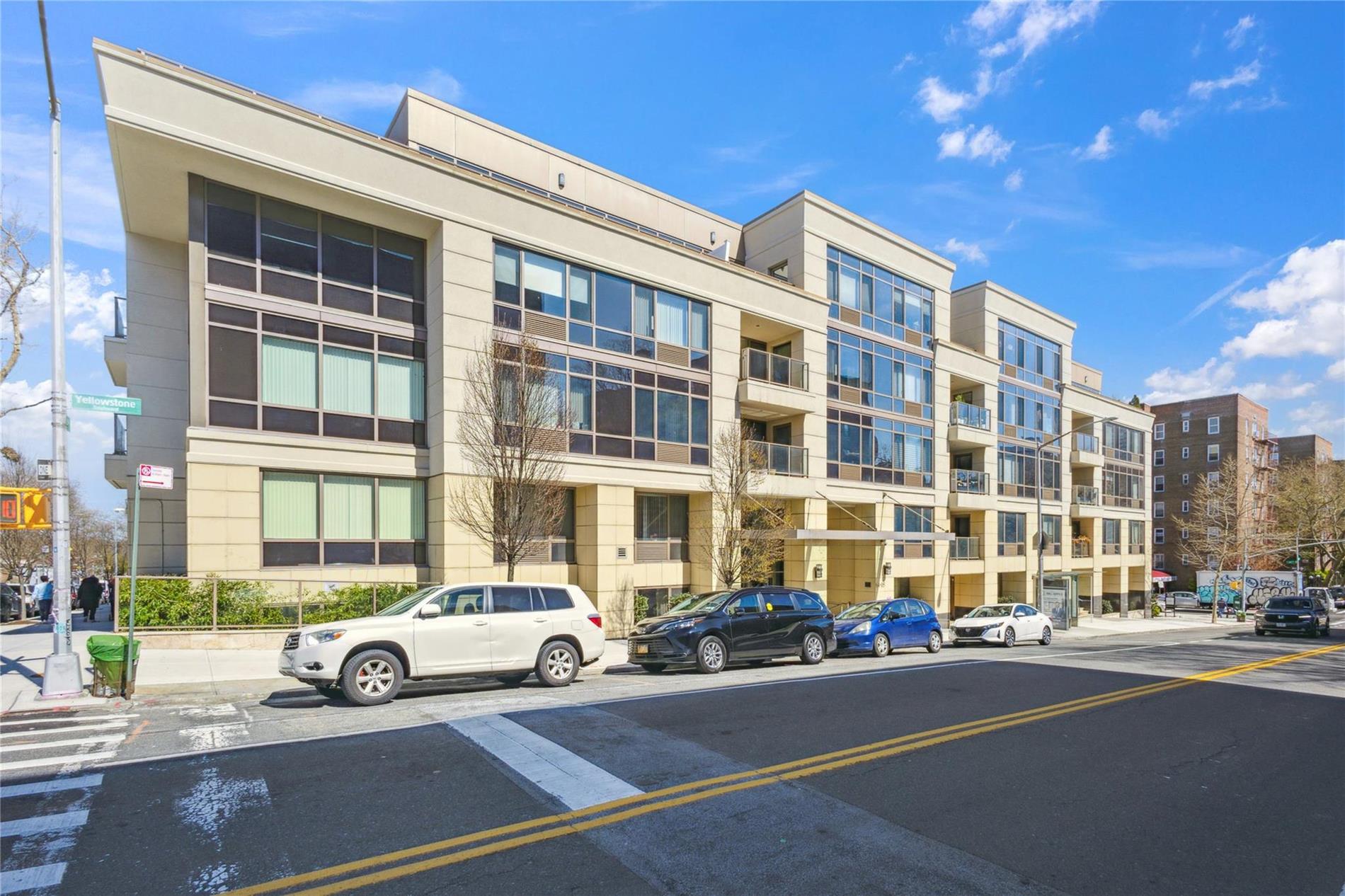 #3 photo, 64-05 Yellowstone Boulevard, クイーンズ区 Forest Hills , NY 11375