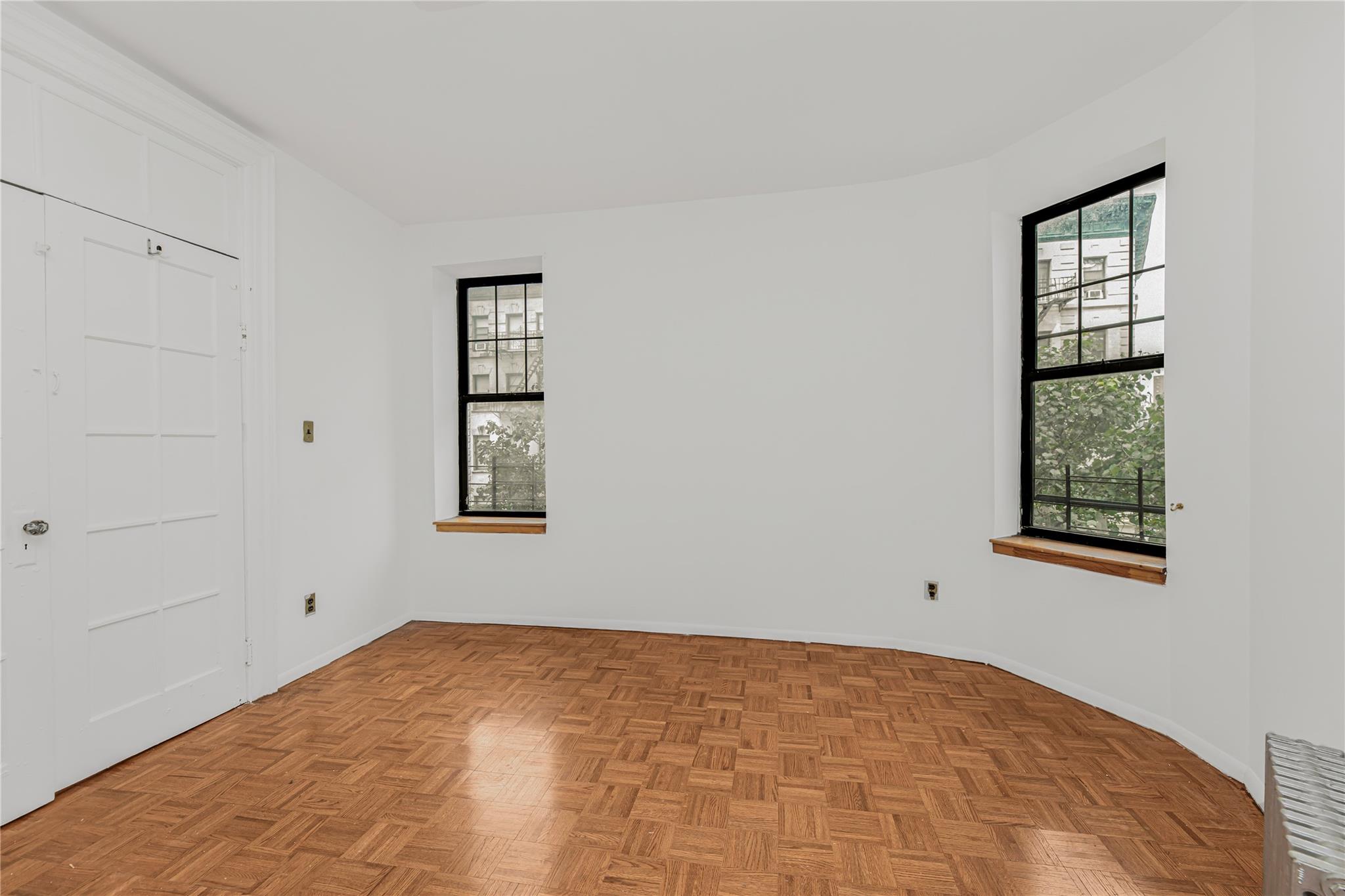 #13 photo, 33 Convent Avenue, New York (Manhattan) , NY 10027