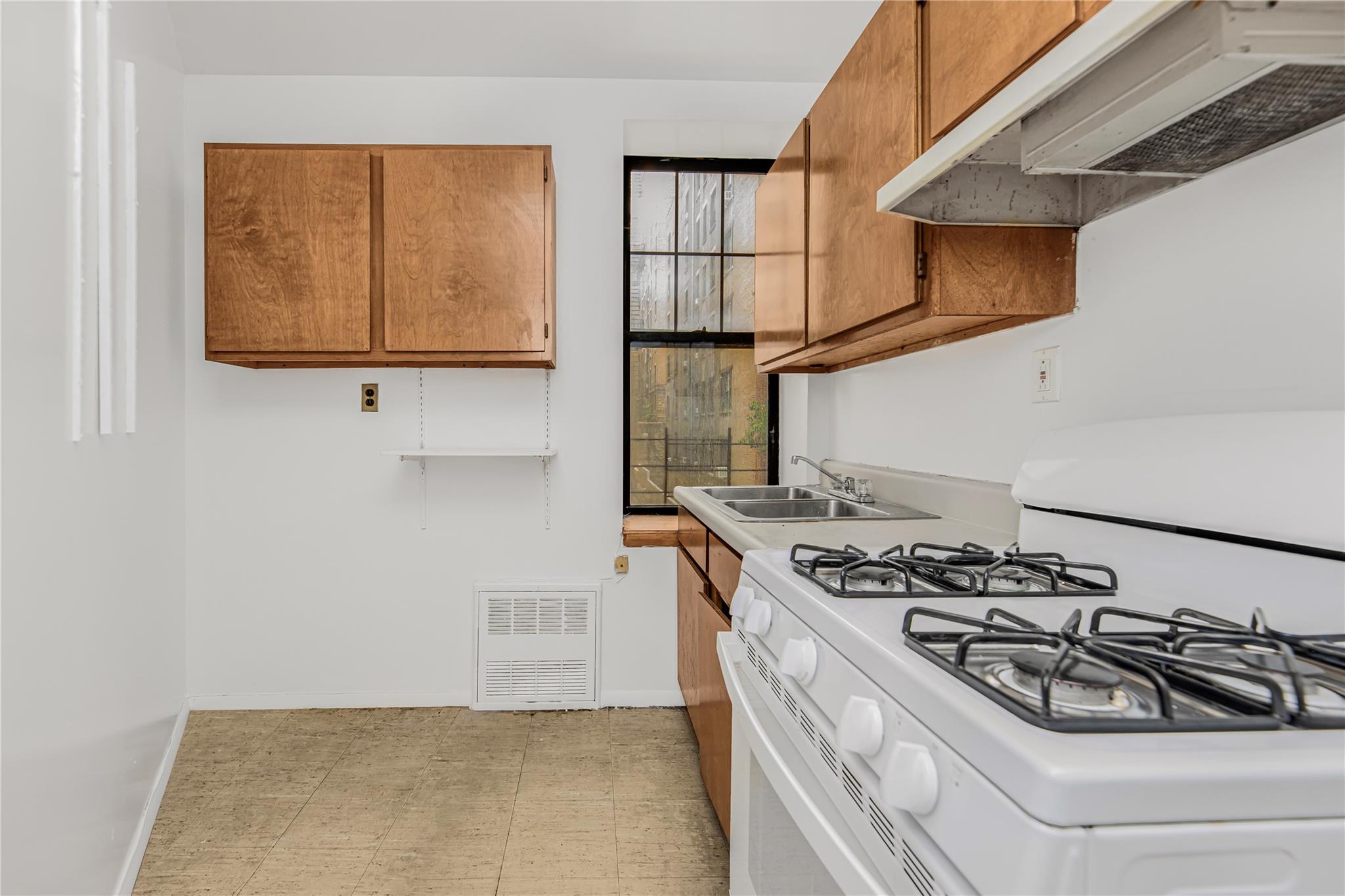 #16 photo, 33 Convent Avenue, New York (Manhattan) , NY 10027