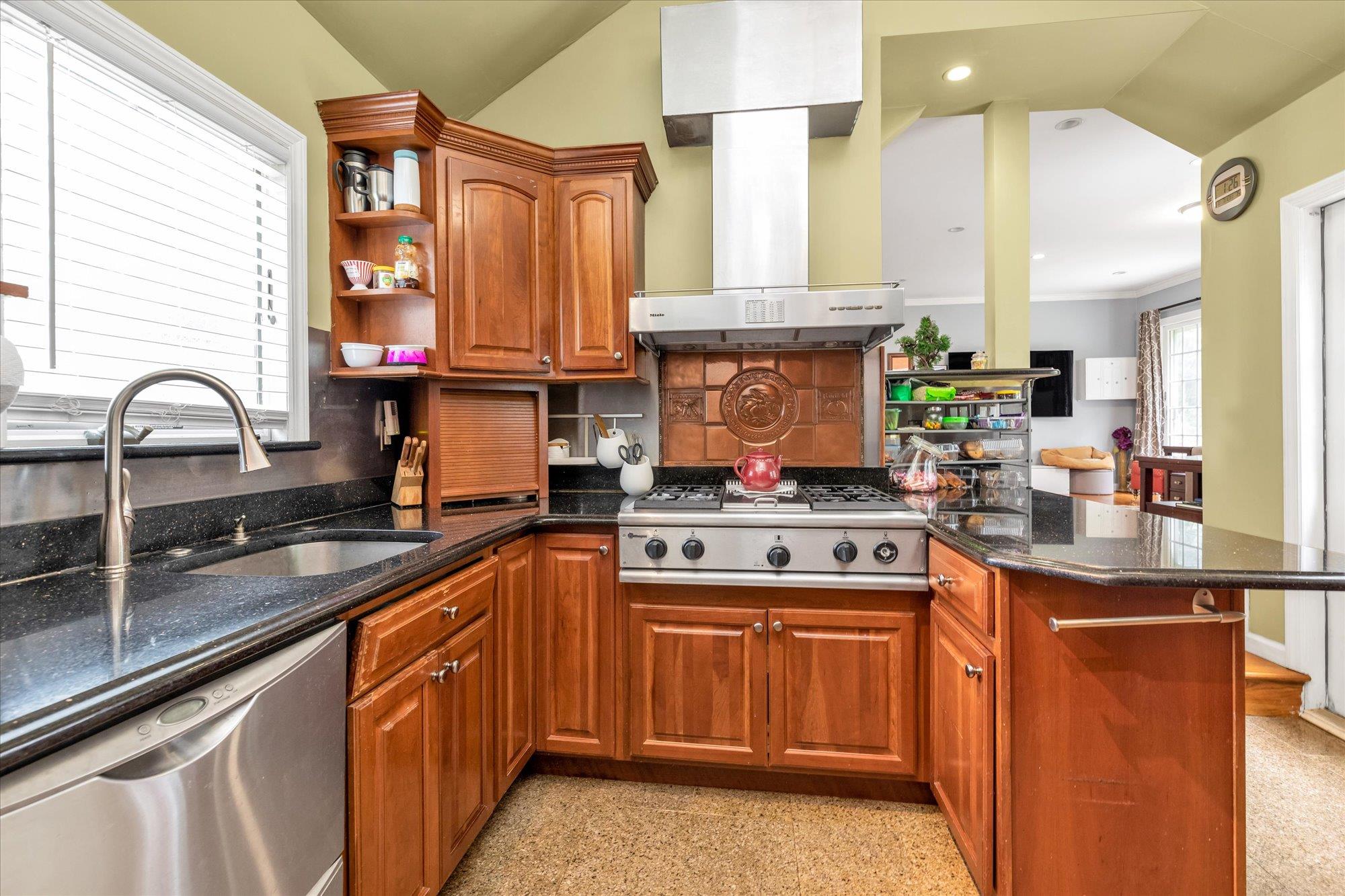 #8 photo, 1 Willits Road, 長島 格崙科夫 Glen Cove , NY 11542