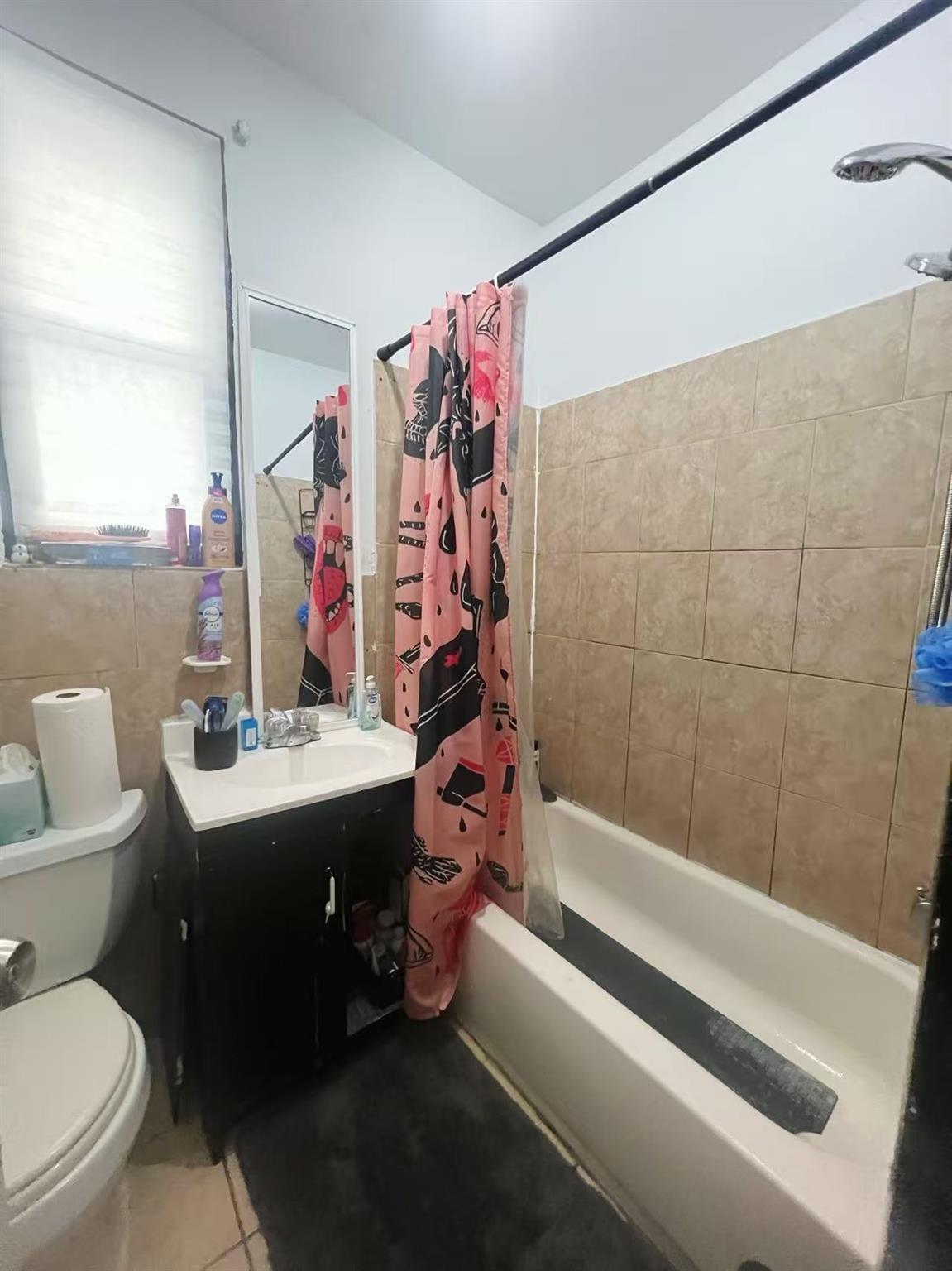 #3 photo, 63 1/2 Glen Street, ナッソー郡 Glen Cove , NY 11542