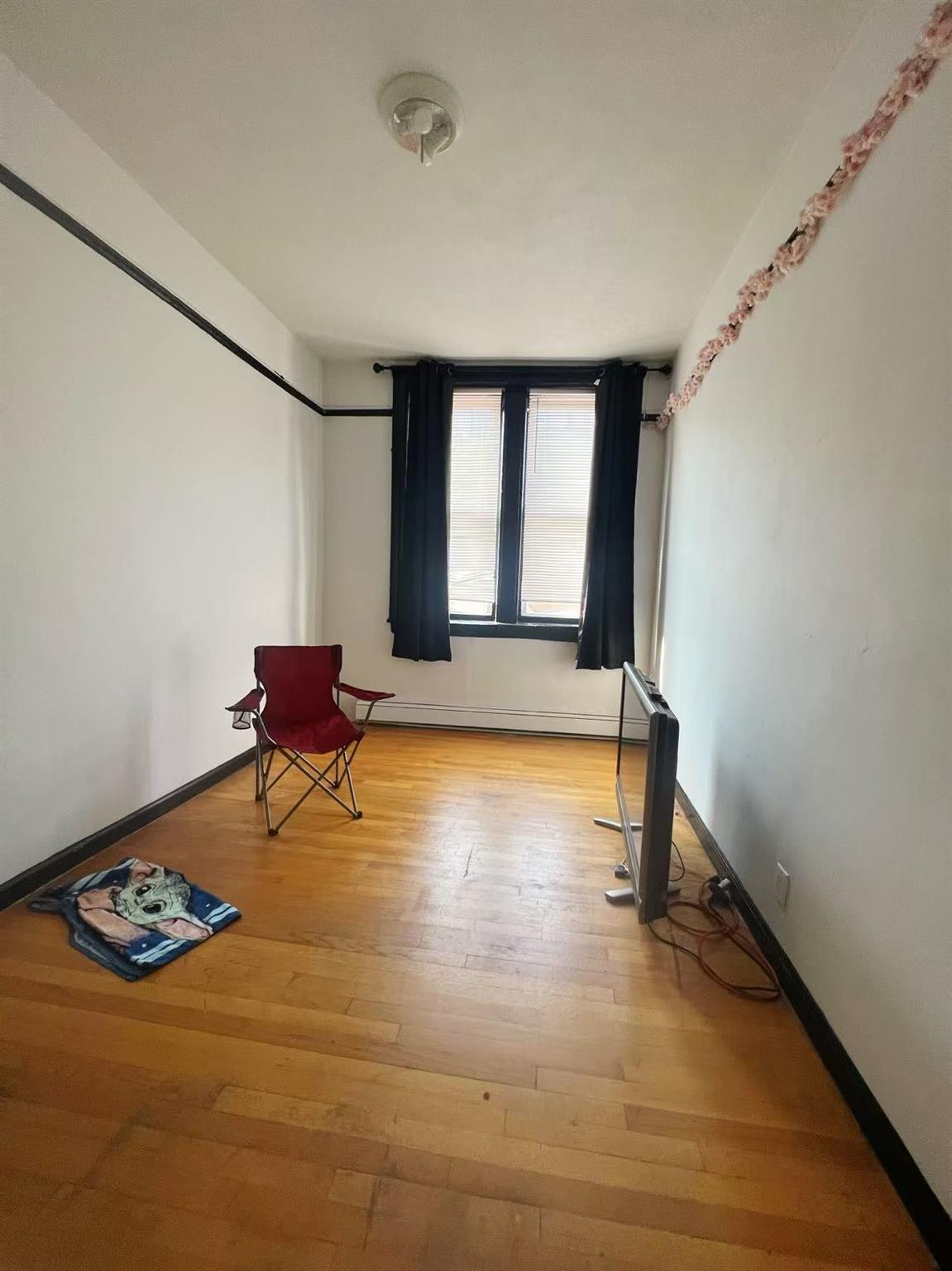 #4 photo, 63 1/2 Glen Street, ナッソー郡 Glen Cove , NY 11542