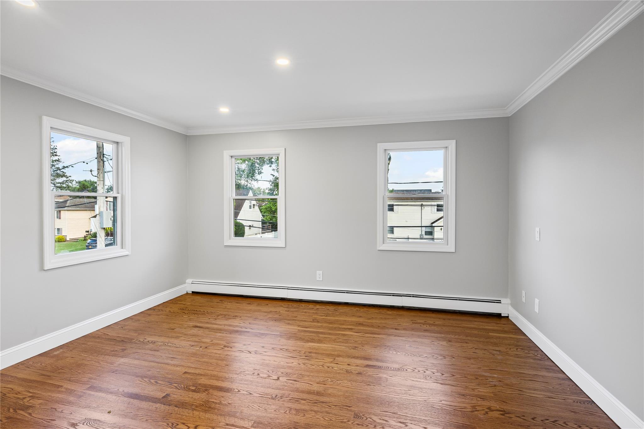 #18 photo, 1859 George Court, ナッソー郡 Merrick , NY 11566