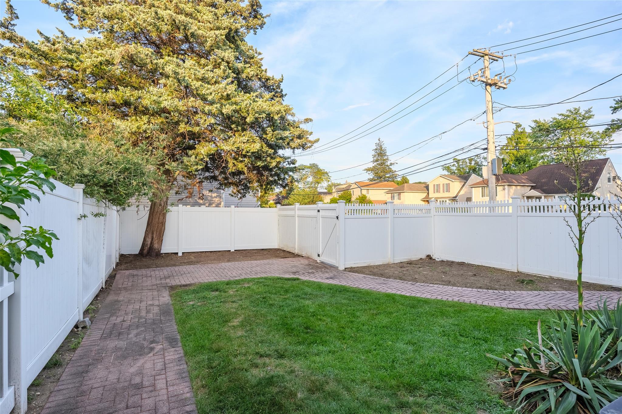 #8 photo, 1859 George Court, ナッソー郡 Merrick , NY 11566