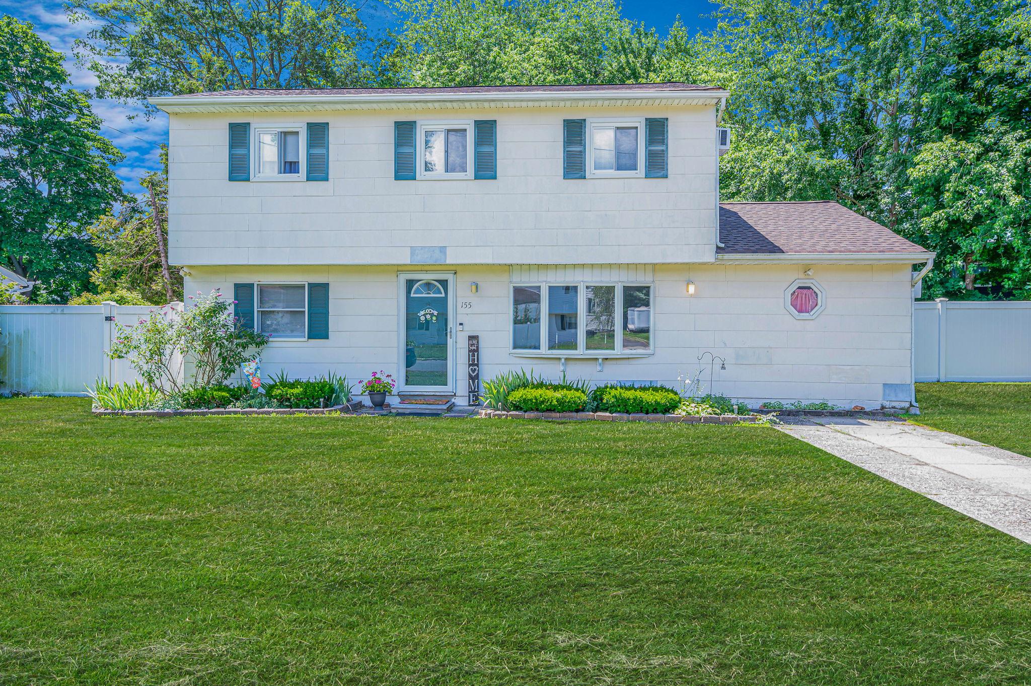 #1 photo, 155 Stuyvesant Drive, 東長島 Port Jefferson Station , NY 11776
