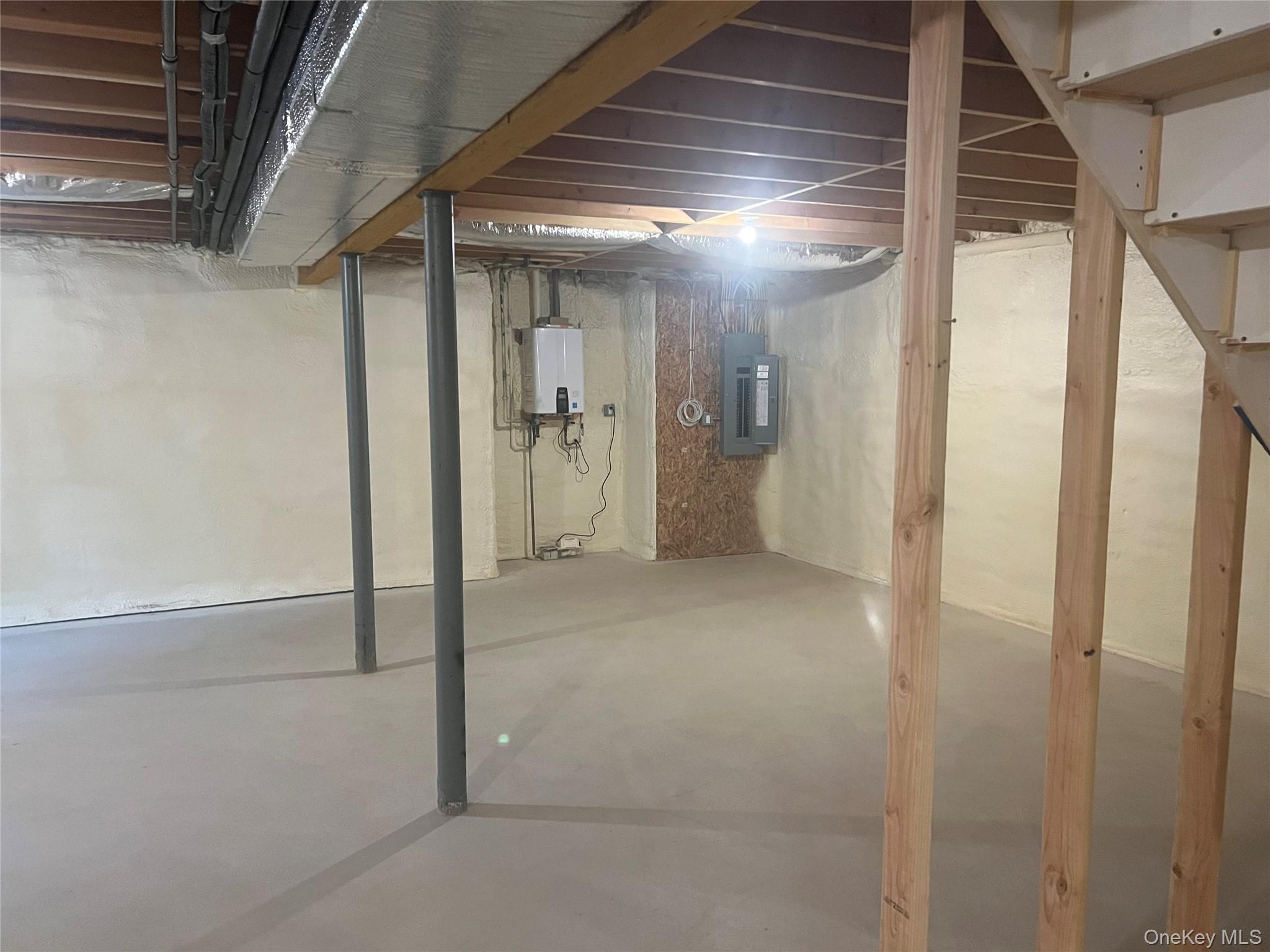 #14 photo, 130 Center Street, サフォーク郡 Holbrook , NY 11741