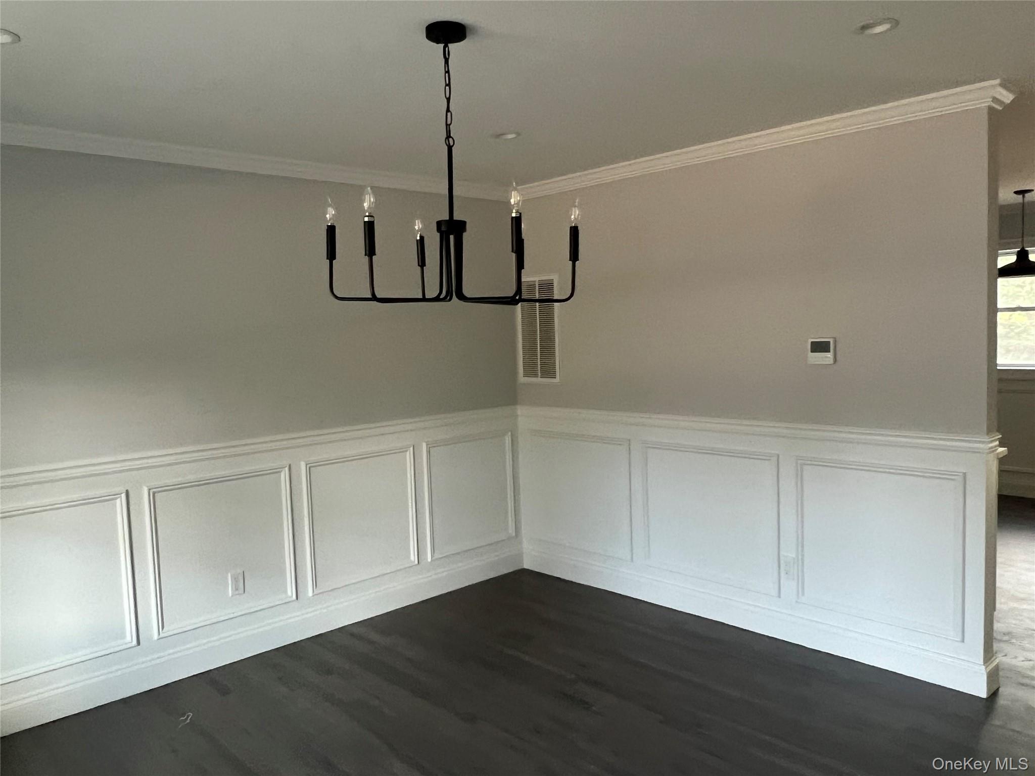 #3 photo, 130 Center Street, サフォーク郡 Holbrook , NY 11741