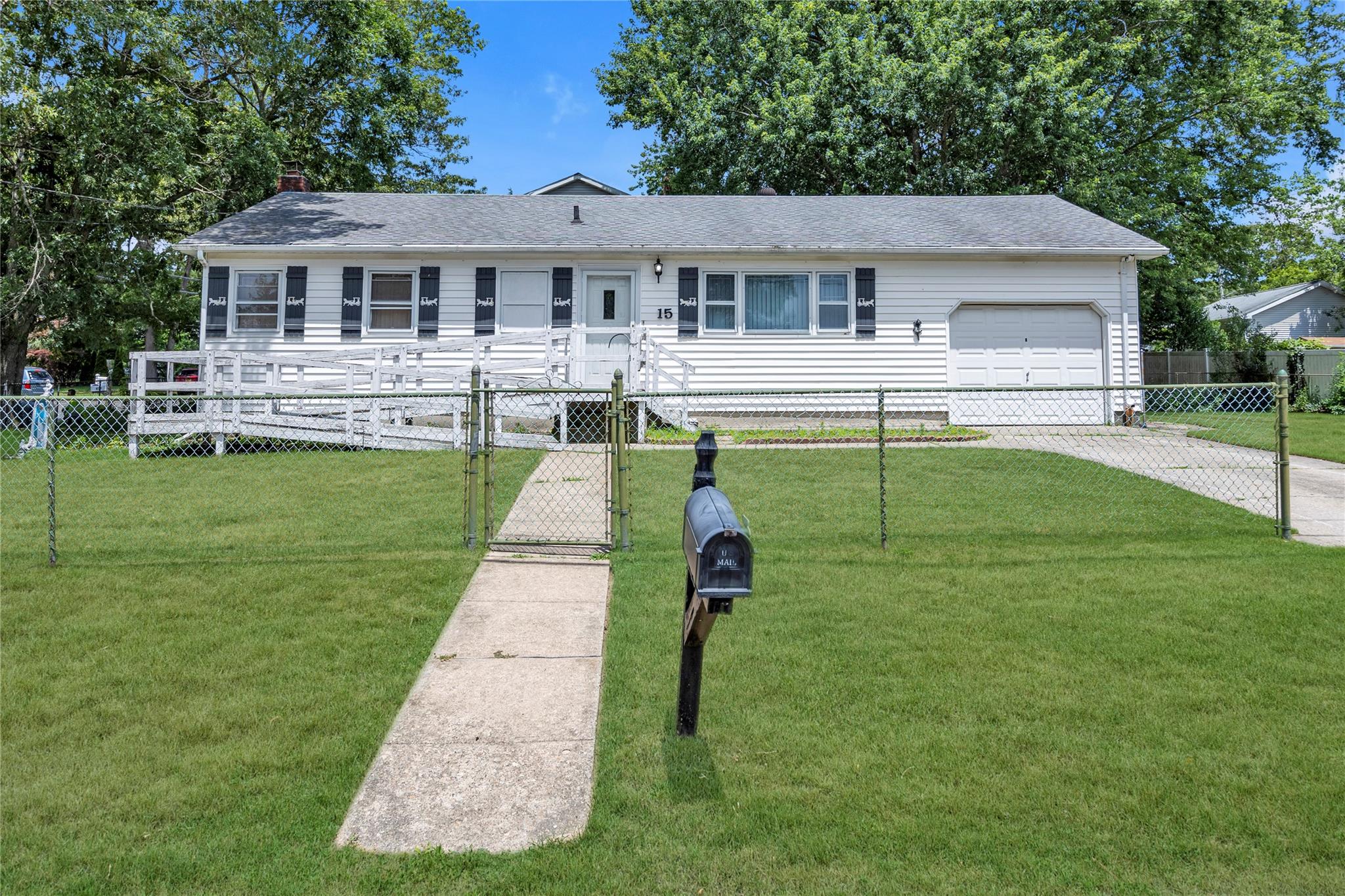 #1 photo, 15 Pinelawn Avenue, Farmingville , NY 11738