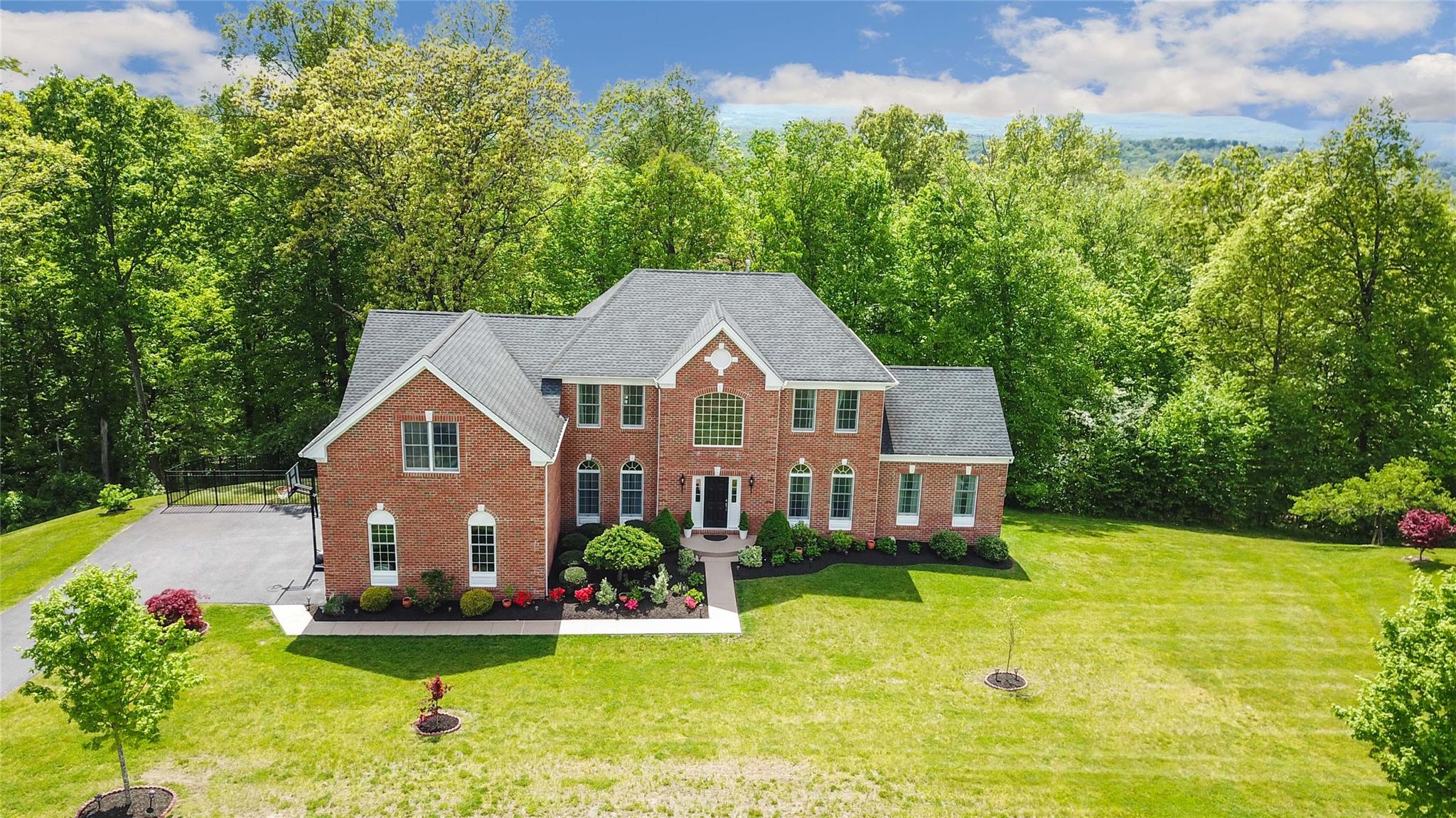 #2 photo, 27 Sommerset Road, Poughkeepsie , NY 12603