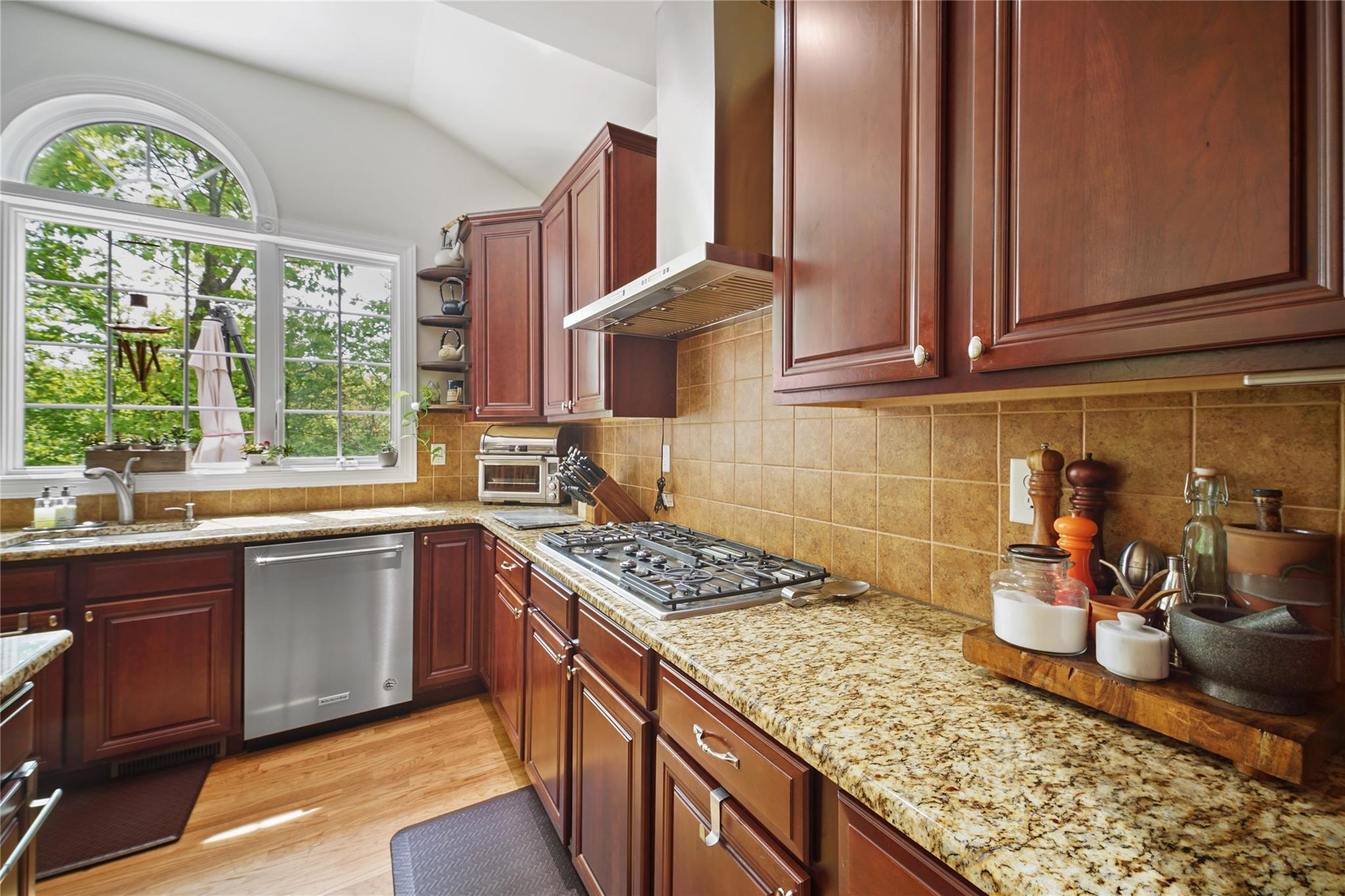 #7 photo, 27 Sommerset Road, Poughkeepsie , NY 12603