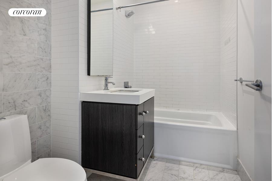 #8 photo, 416 W 52ND Street, マンハッタン Hells Kitchen , NY 10019