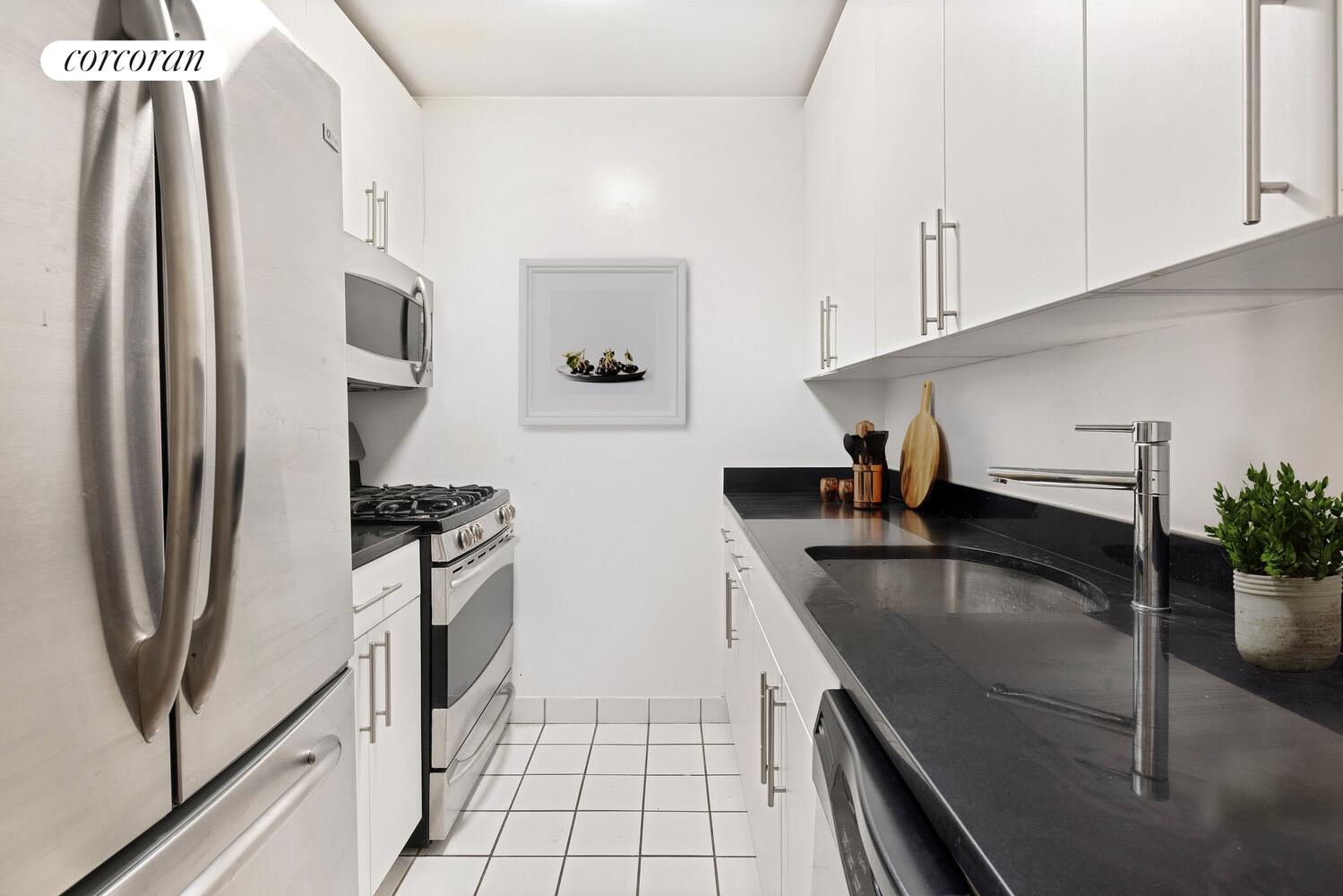 #6 photo, 330 E 38TH Street, マンハッタン Murray Hill , NY 10016