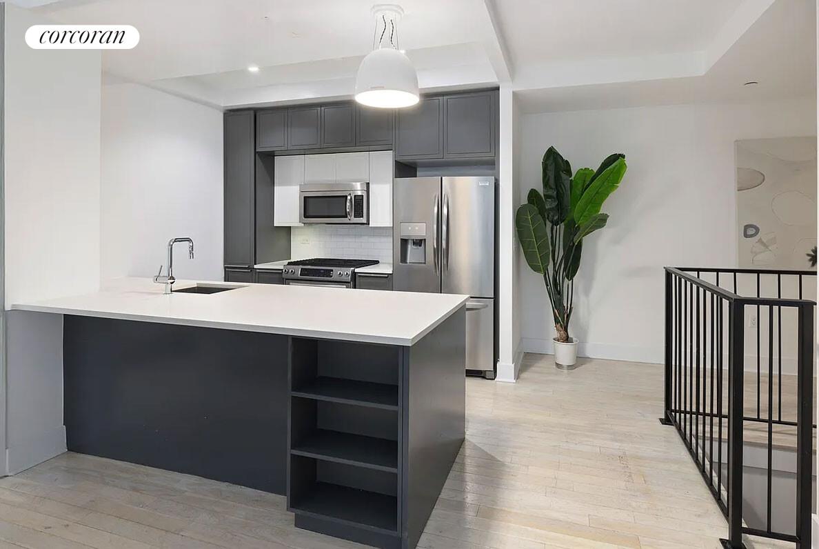 #5 photo, 416 W 52ND Street, マンハッタン Hells Kitchen , NY 10019