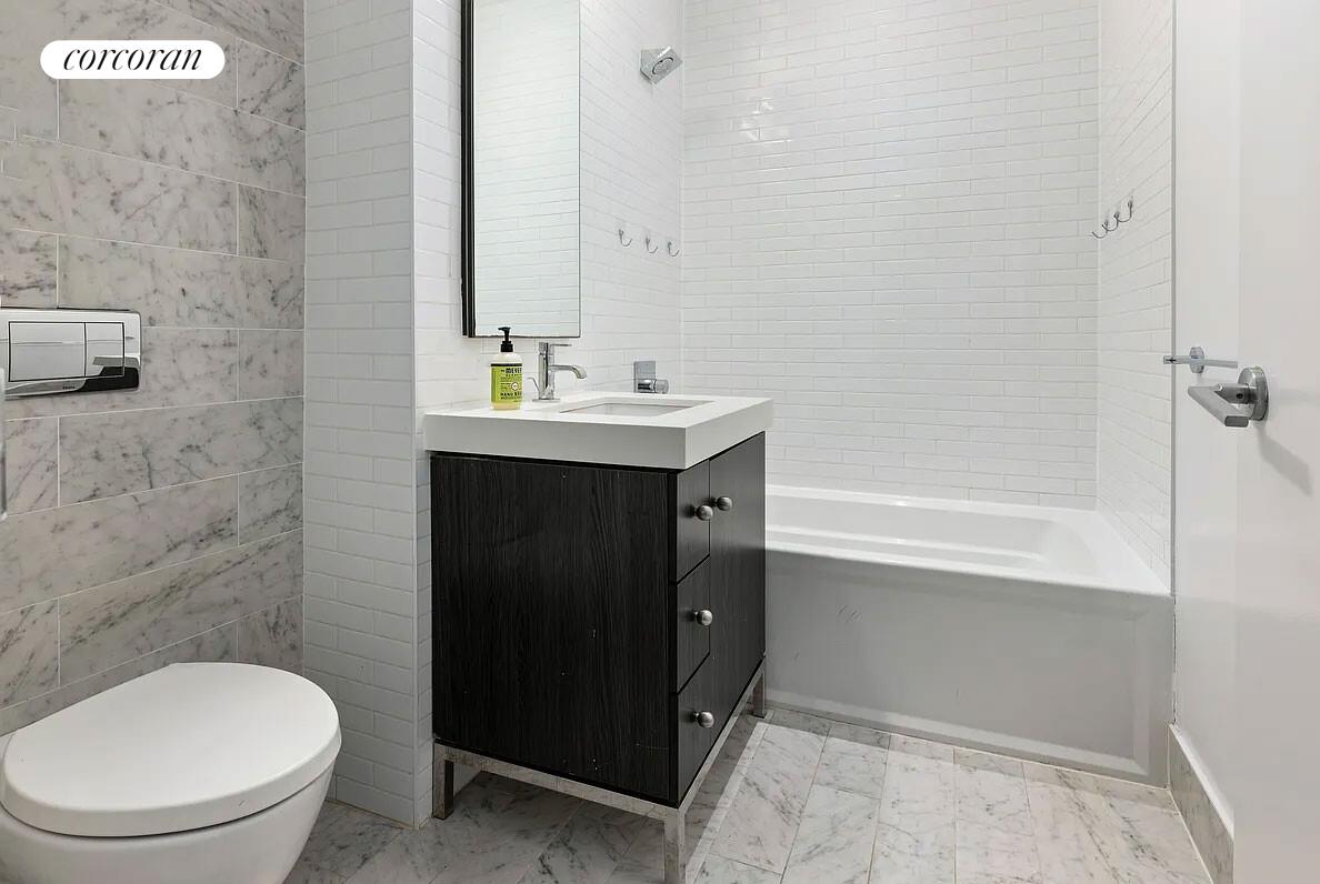 #9 photo, 416 W 52ND Street, マンハッタン Hells Kitchen , NY 10019