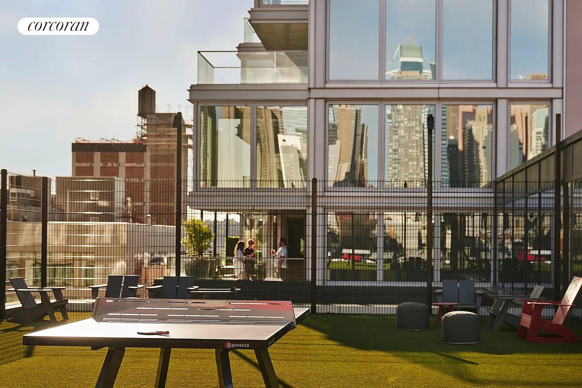 #20 photo, 547 W 47TH Street, マンハッタン Hells Kitchen , NY 10036