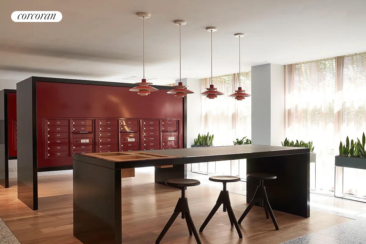 #8 photo, 547 W 47TH Street, マンハッタン Hells Kitchen , NY 10036