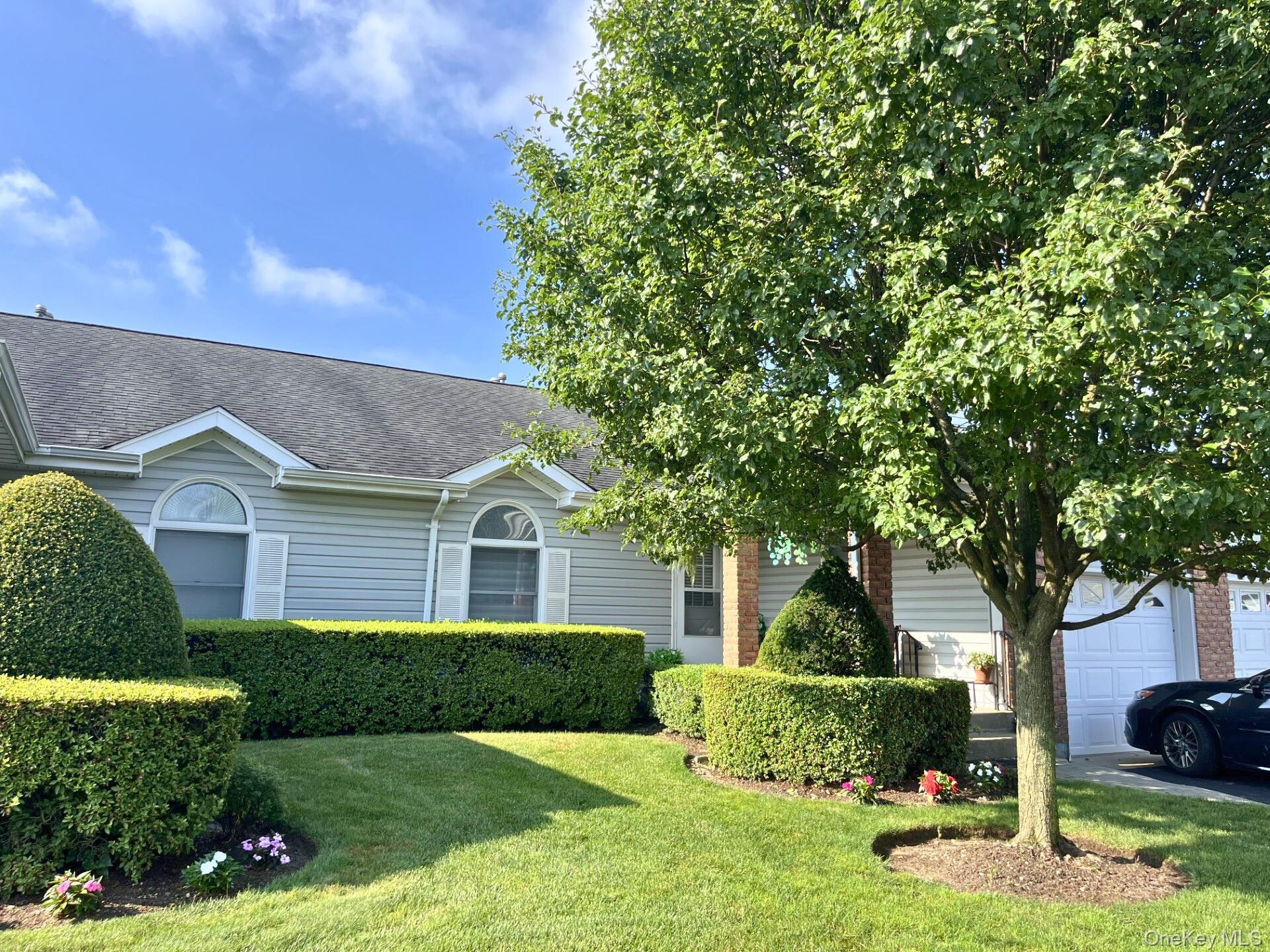 #1 photo, 27 Primrose Lane, North Babylon , NY 11703