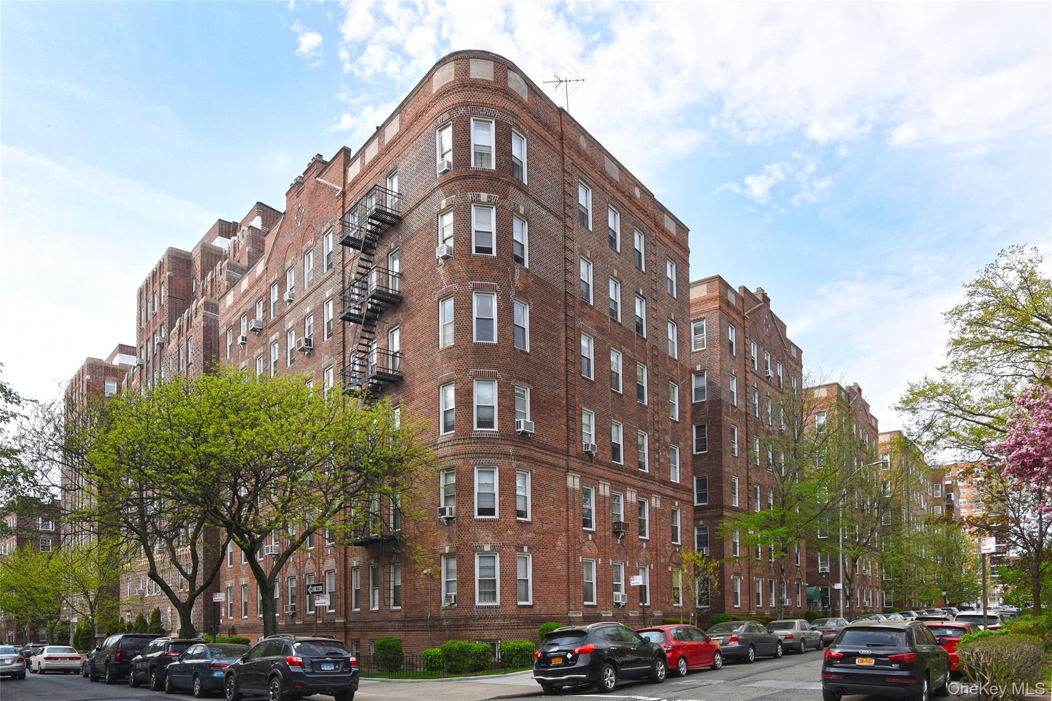 #1 photo, 111-15 75th Avenue, クイーンズ区 Forest Hills , NY 11375