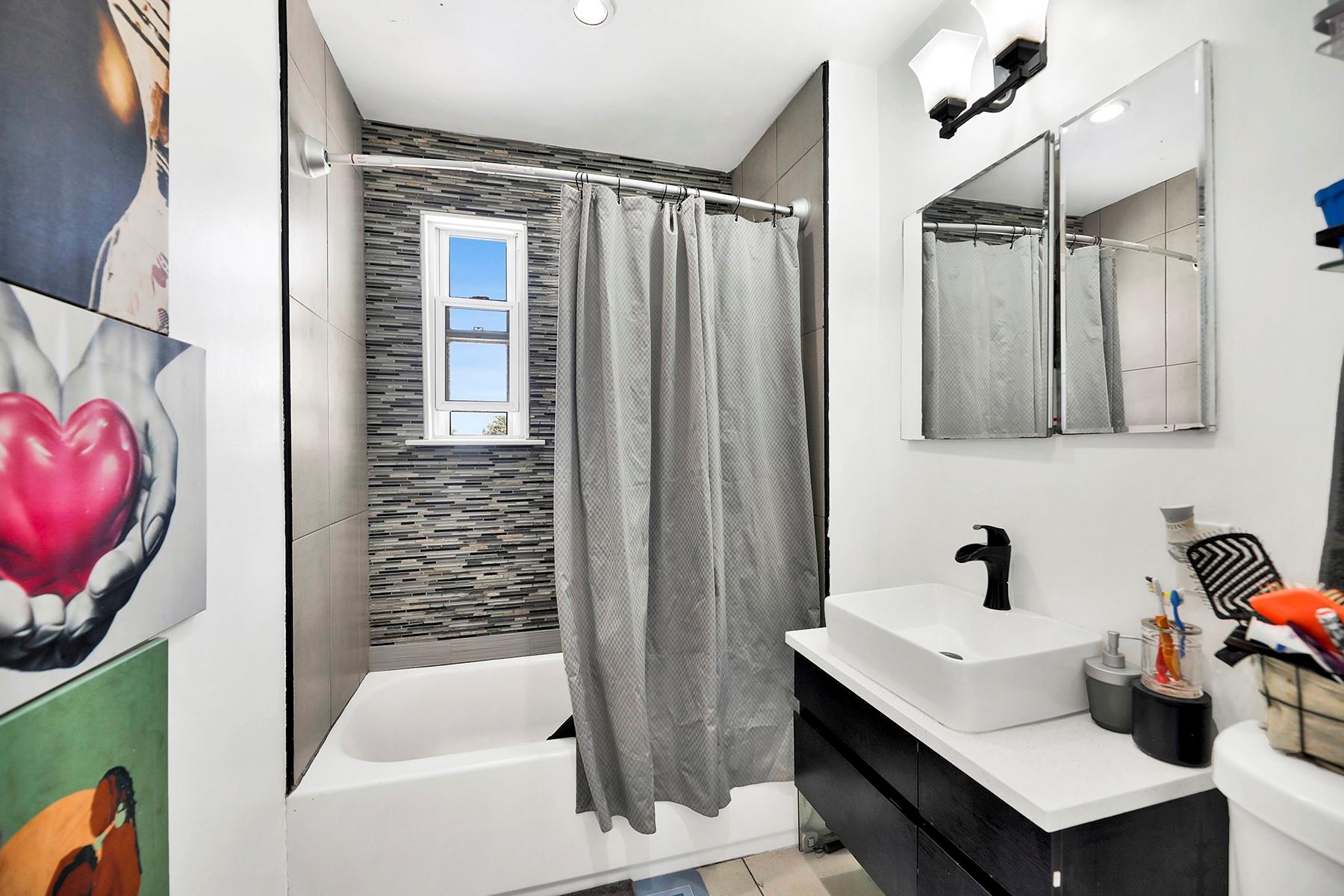 #12 photo, 946 Balcom Avenue, ブロンクス区 Bronx , NY 10465