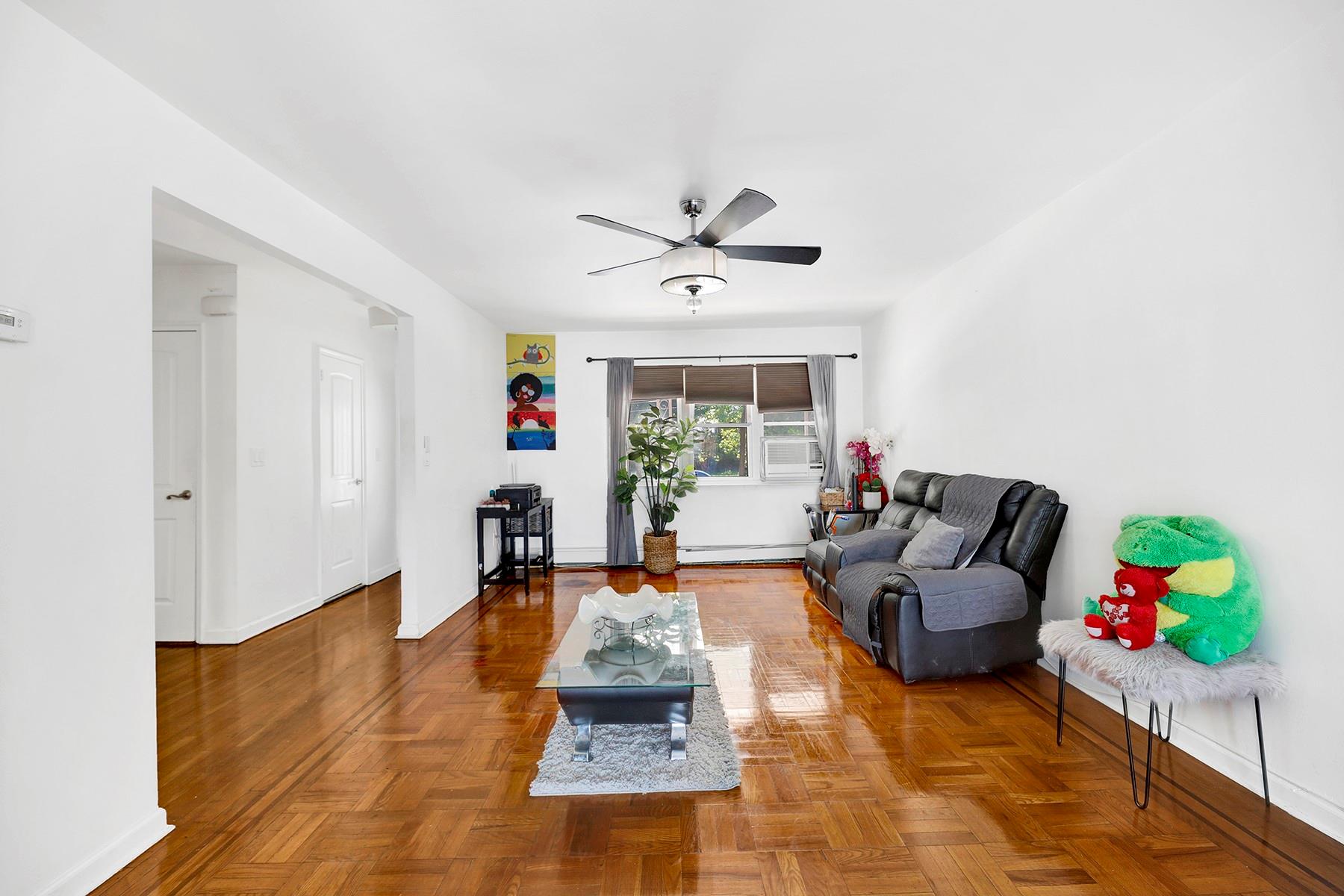 #4 photo, 946 Balcom Avenue, ブロンクス区 Bronx , NY 10465