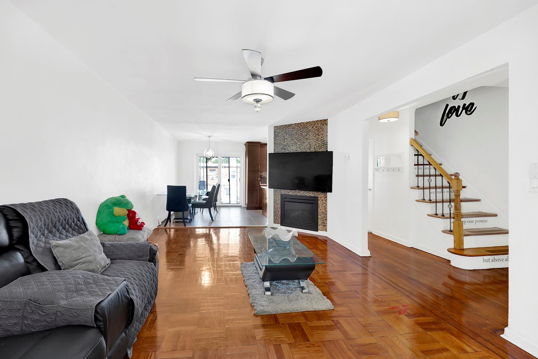 #5 photo, 946 Balcom Avenue, ブロンクス区 Bronx , NY 10465