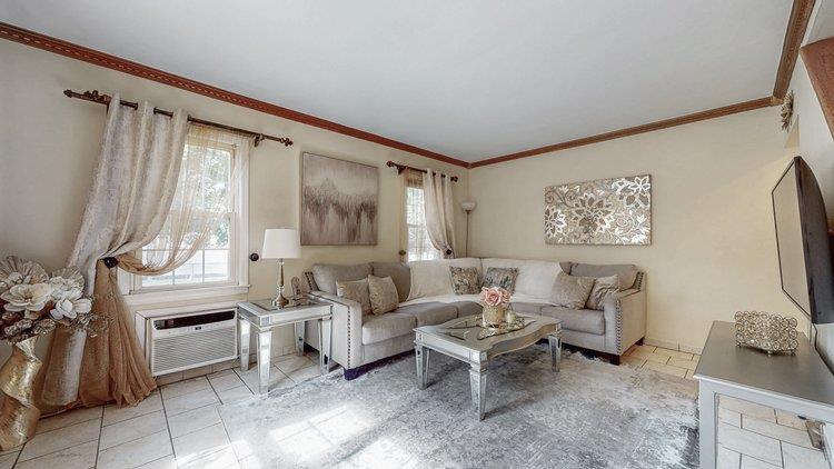 #1 photo, 46-03 195th Street, 法拉盛 Flushing , NY 11358
