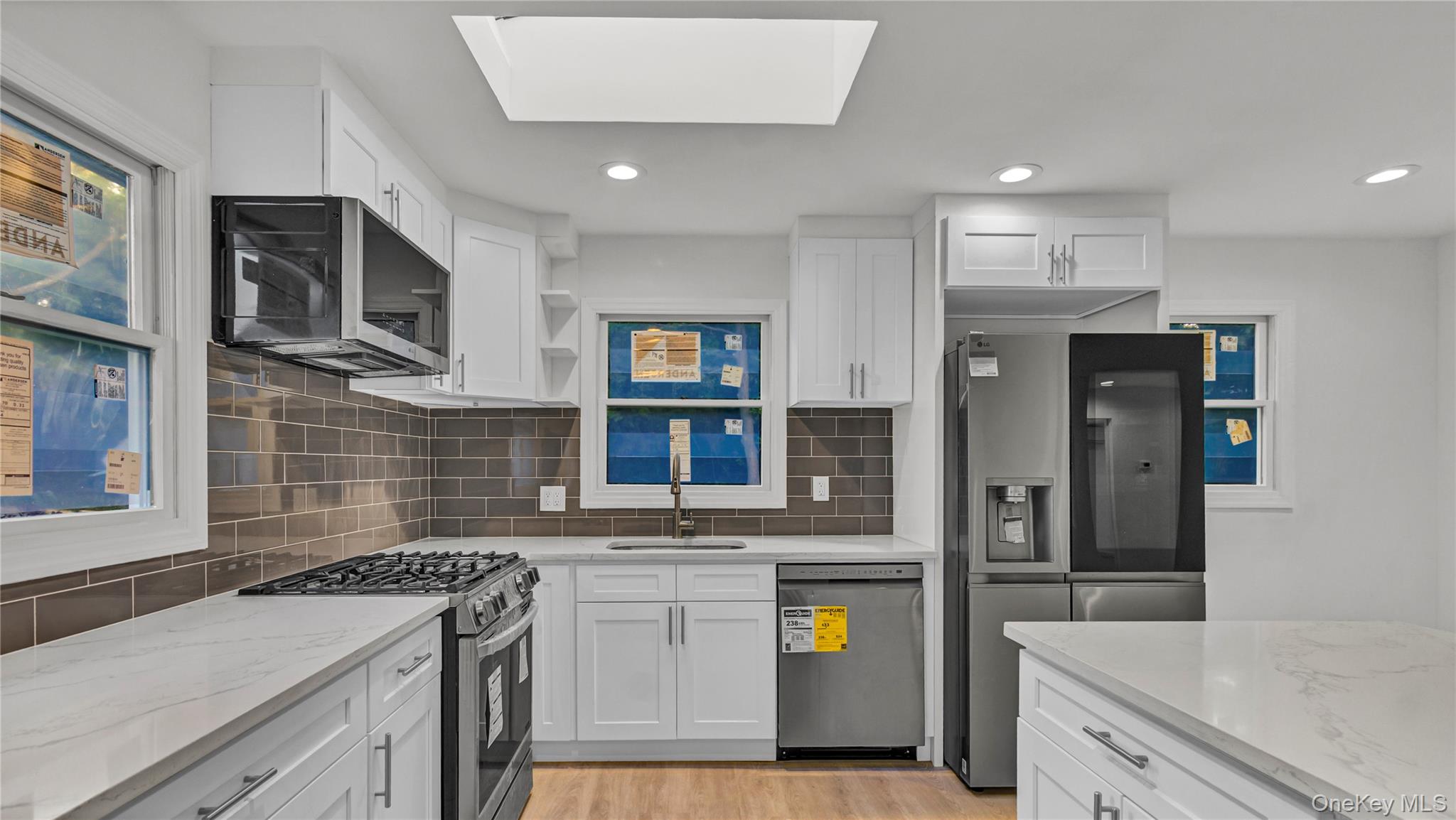 #10 photo, 69 Marvin Drive, サフォーク郡 Kings Park , NY 11754