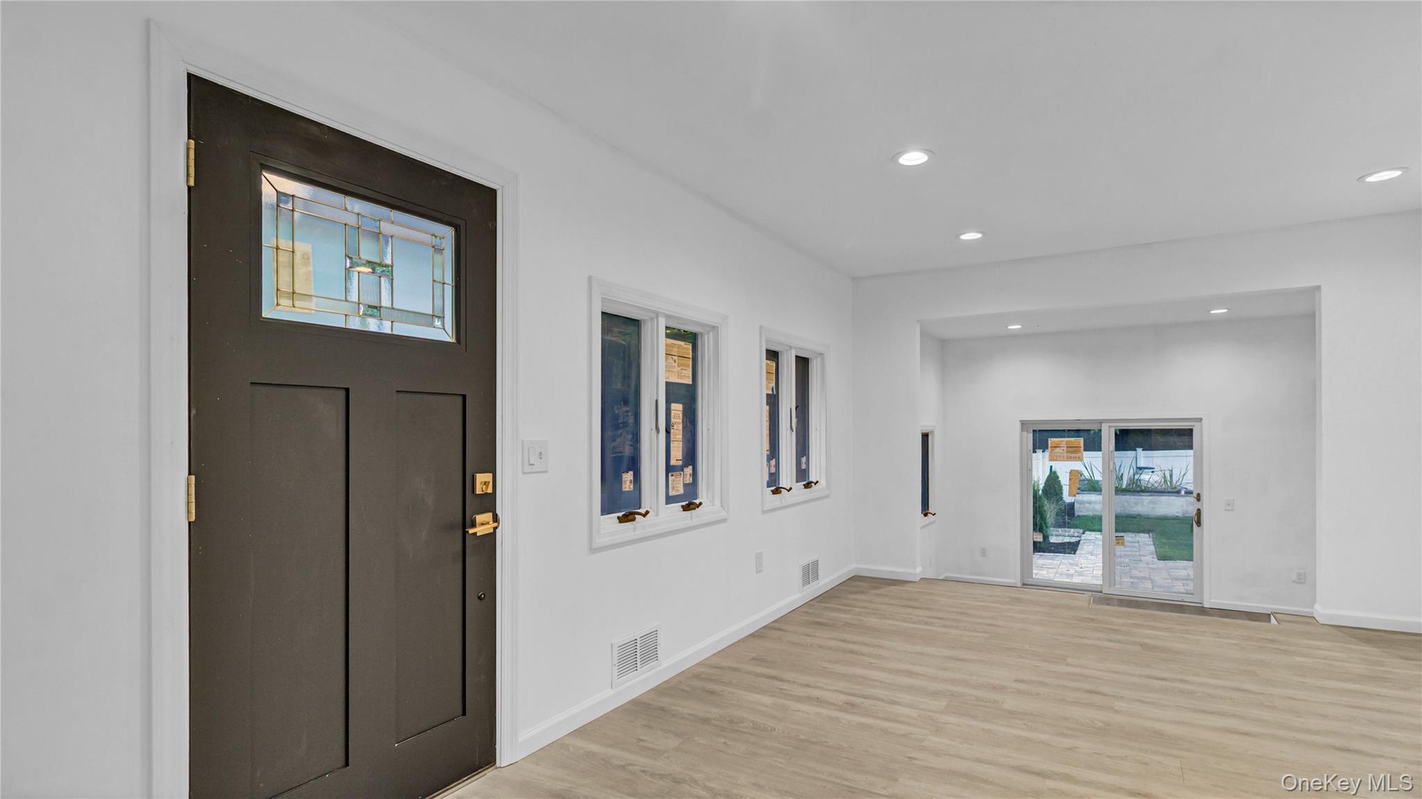 #14 photo, 69 Marvin Drive, サフォーク郡 Kings Park , NY 11754