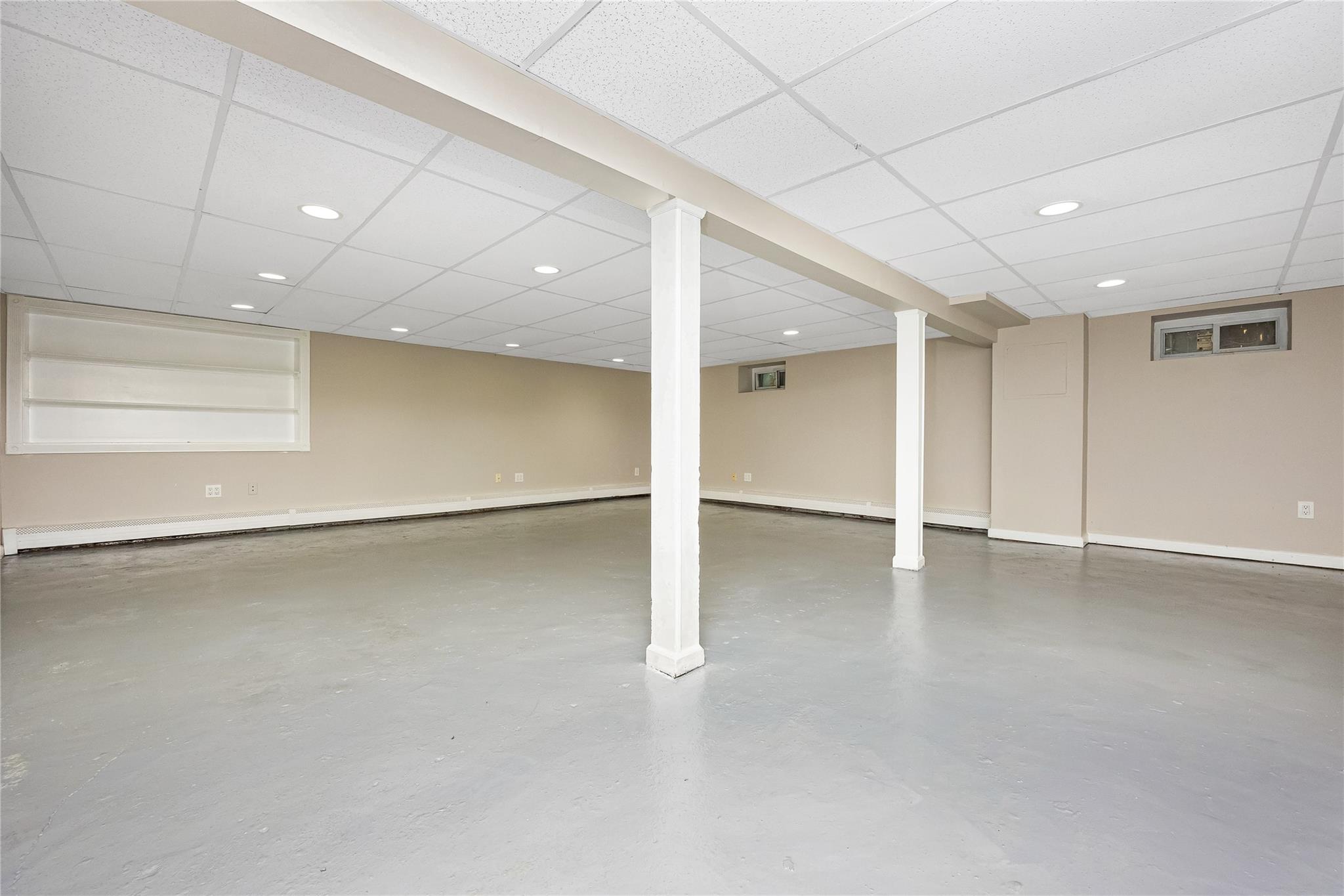 #19 photo, 45 Mc Cue Lane, Babylon , NY 11702